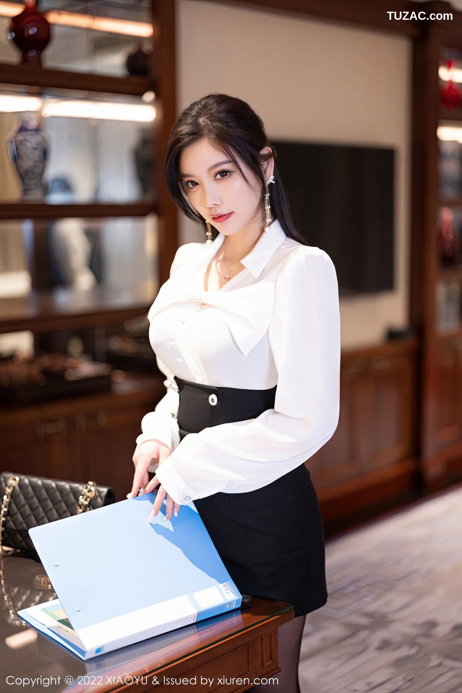 XiaoYu语画界-937-杨晨晨Yome-白衬衫黑短裙蓝色内衣超薄黑丝-2022.12.30