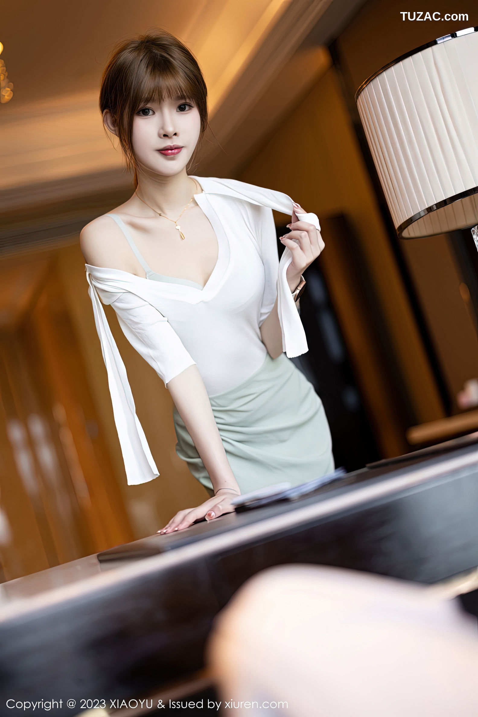 XiaoYu语画界-939-77qiqi-白色上衣蓝短裙浅色内衣肉丝-2023.01.04