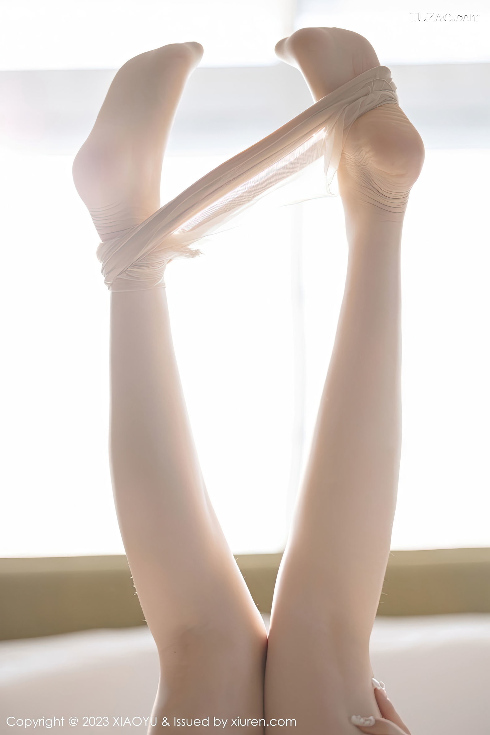XiaoYu语画界-940-徐莉芝Booty-浅暖色上衣白色长裤白色刺绣内衣-2023.01.05