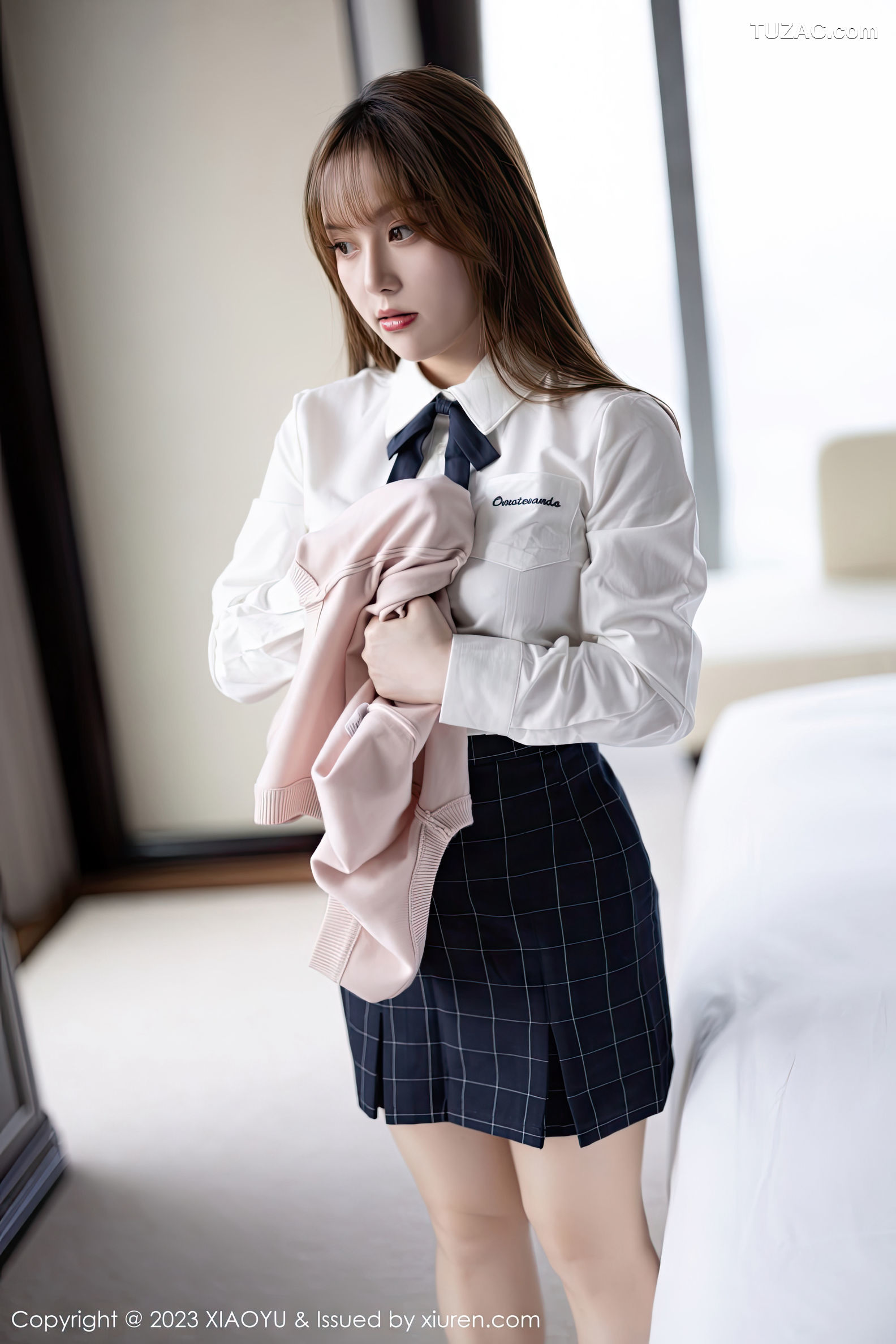 XiaoYu语画界-943-豆瓣酱-职业装白衬衫超薄肉丝-2023.01.10