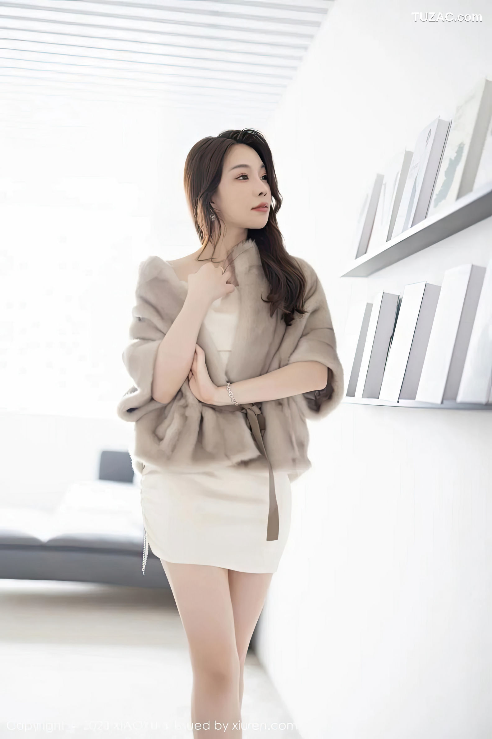 XiaoYu语画界-960-徐莉芝Booty-米色吊带裙原色丝袜-2023.02.07