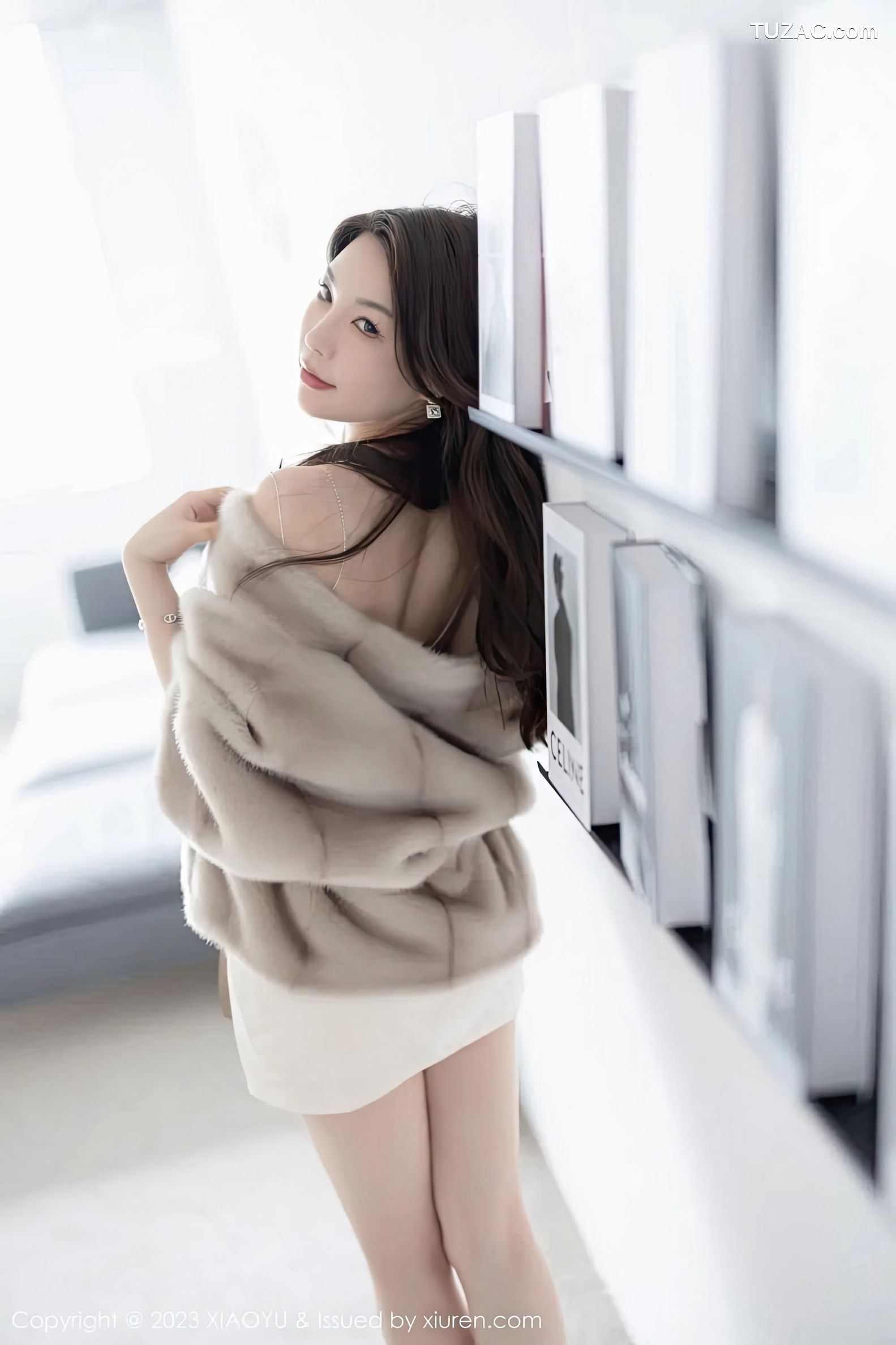 XiaoYu语画界-960-徐莉芝Booty-米色吊带裙原色丝袜-2023.02.07