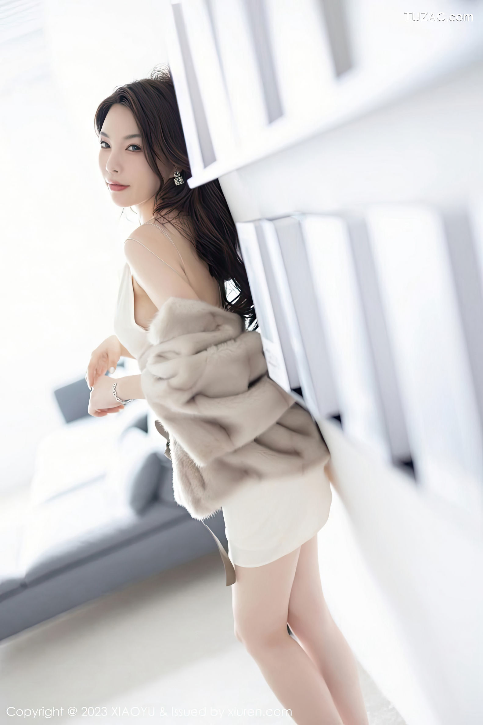 XiaoYu语画界-960-徐莉芝Booty-米色吊带裙原色丝袜-2023.02.07