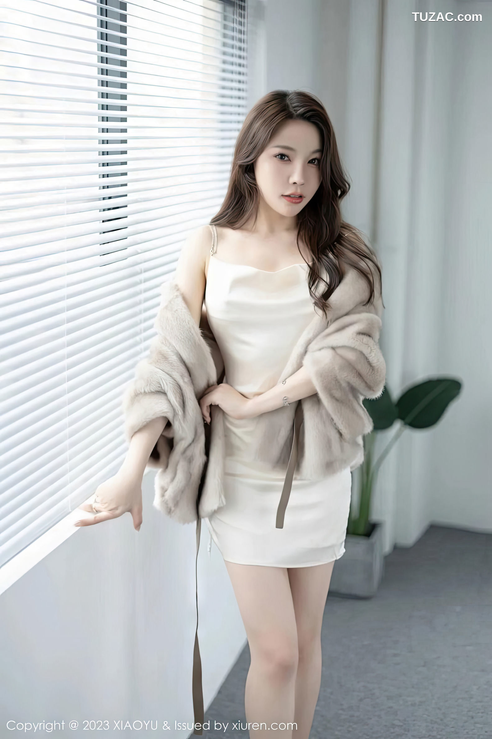 XiaoYu语画界-960-徐莉芝Booty-米色吊带裙原色丝袜-2023.02.07