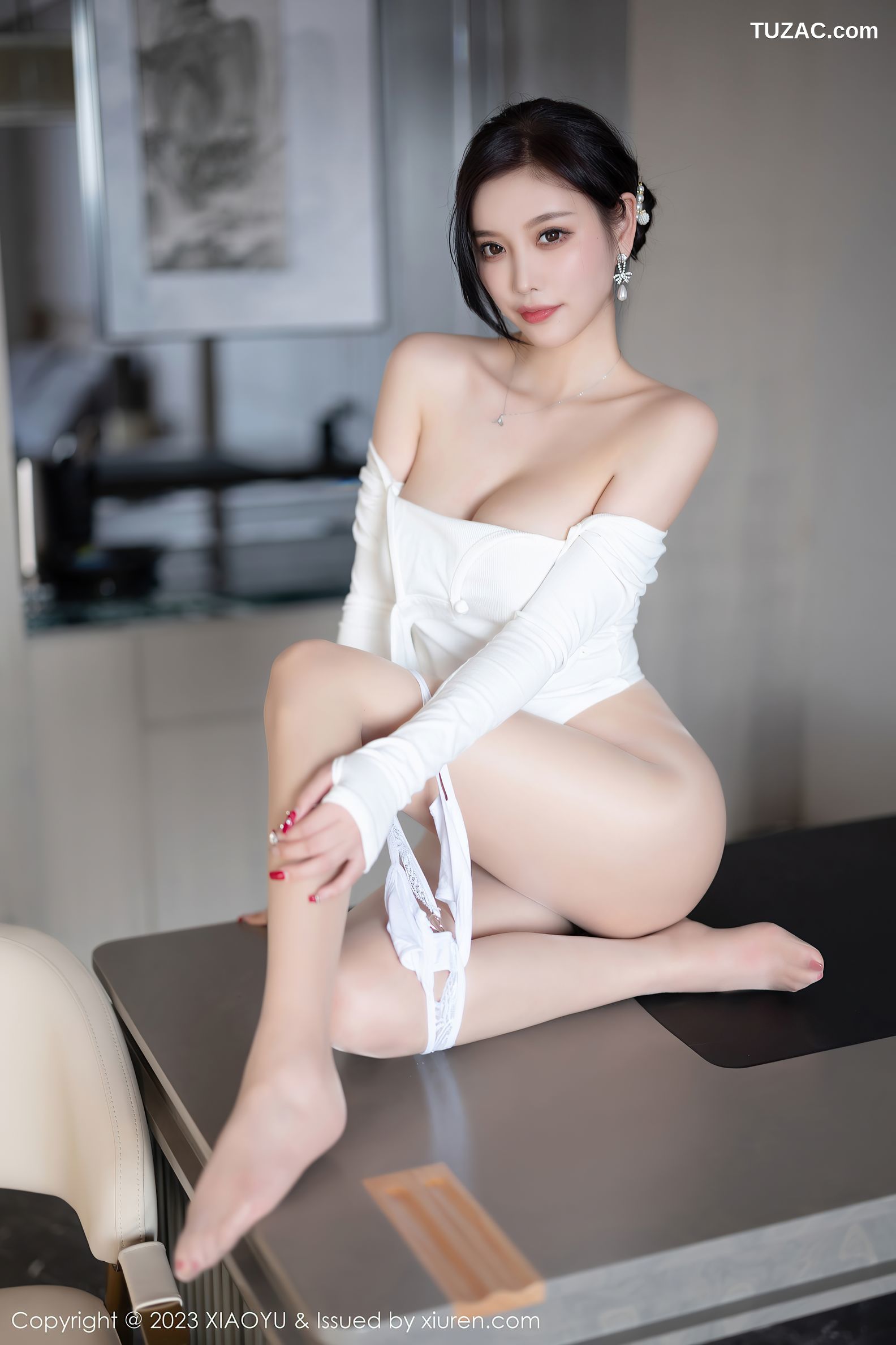XiaoYu语画界-965-杨晨晨-白色上衣淡红长裙吊坠内衣-2023.02.14