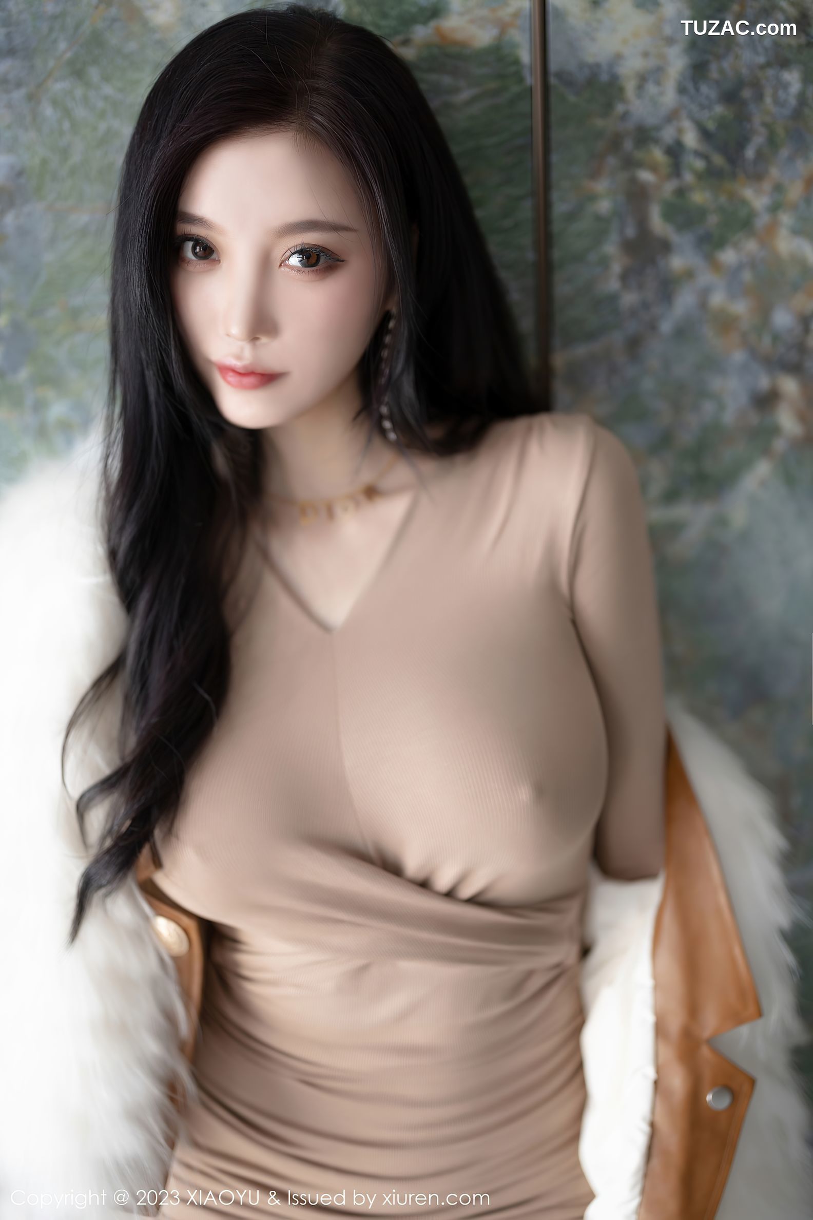 XiaoYu语画界-968-杨晨晨Yome-杏色收身连衣裙闪亮肉丝-2023.02.17