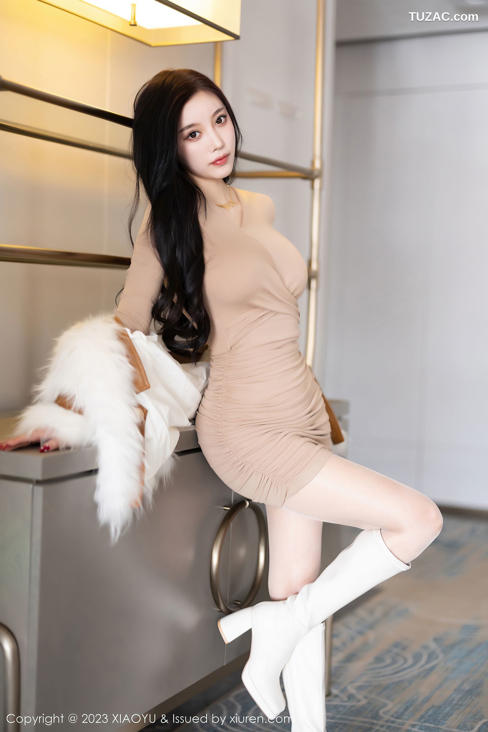 XiaoYu语画界-968-杨晨晨Yome-杏色收身连衣裙闪亮肉丝-2023.02.17