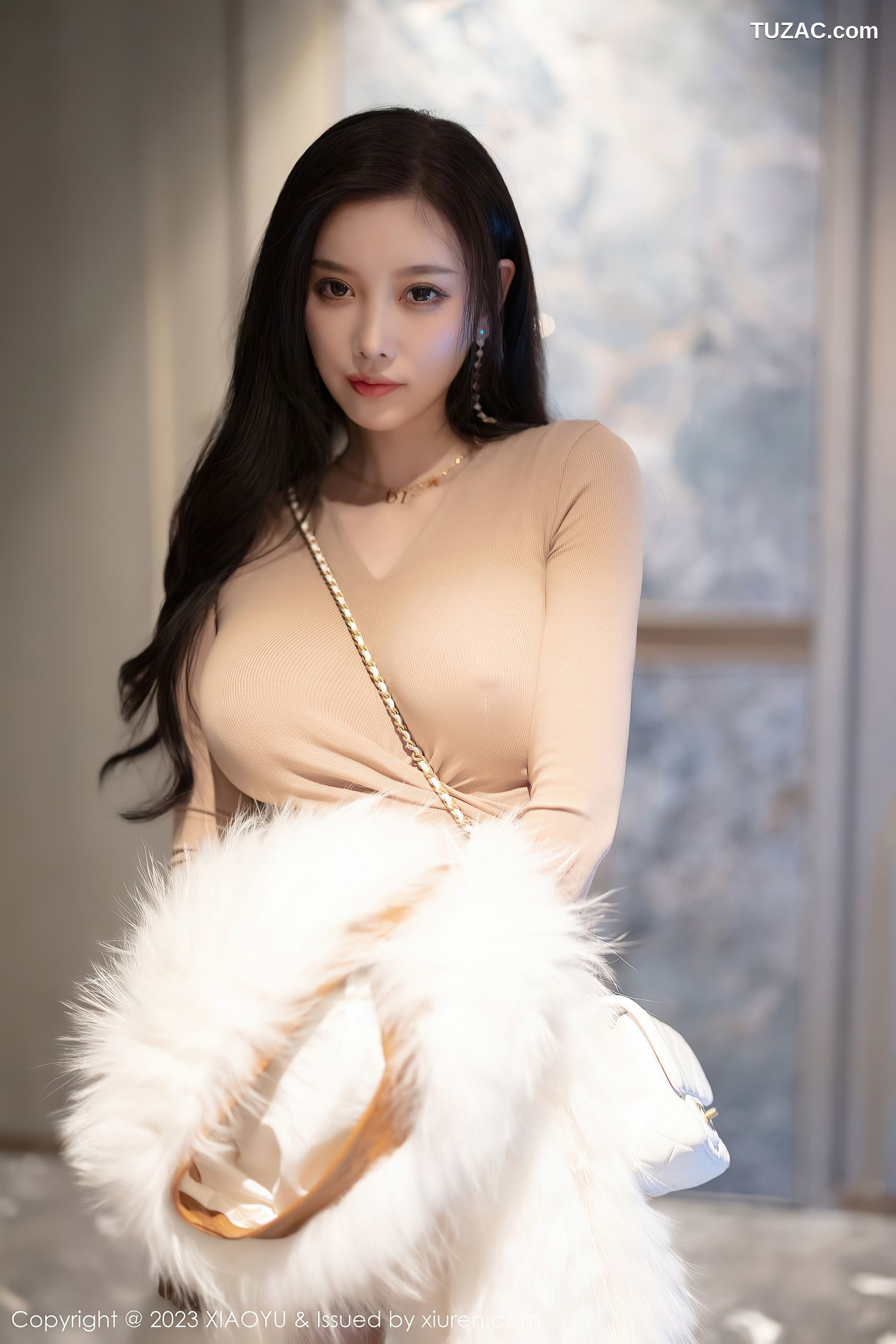 XiaoYu语画界-968-杨晨晨Yome-杏色收身连衣裙闪亮肉丝-2023.02.17