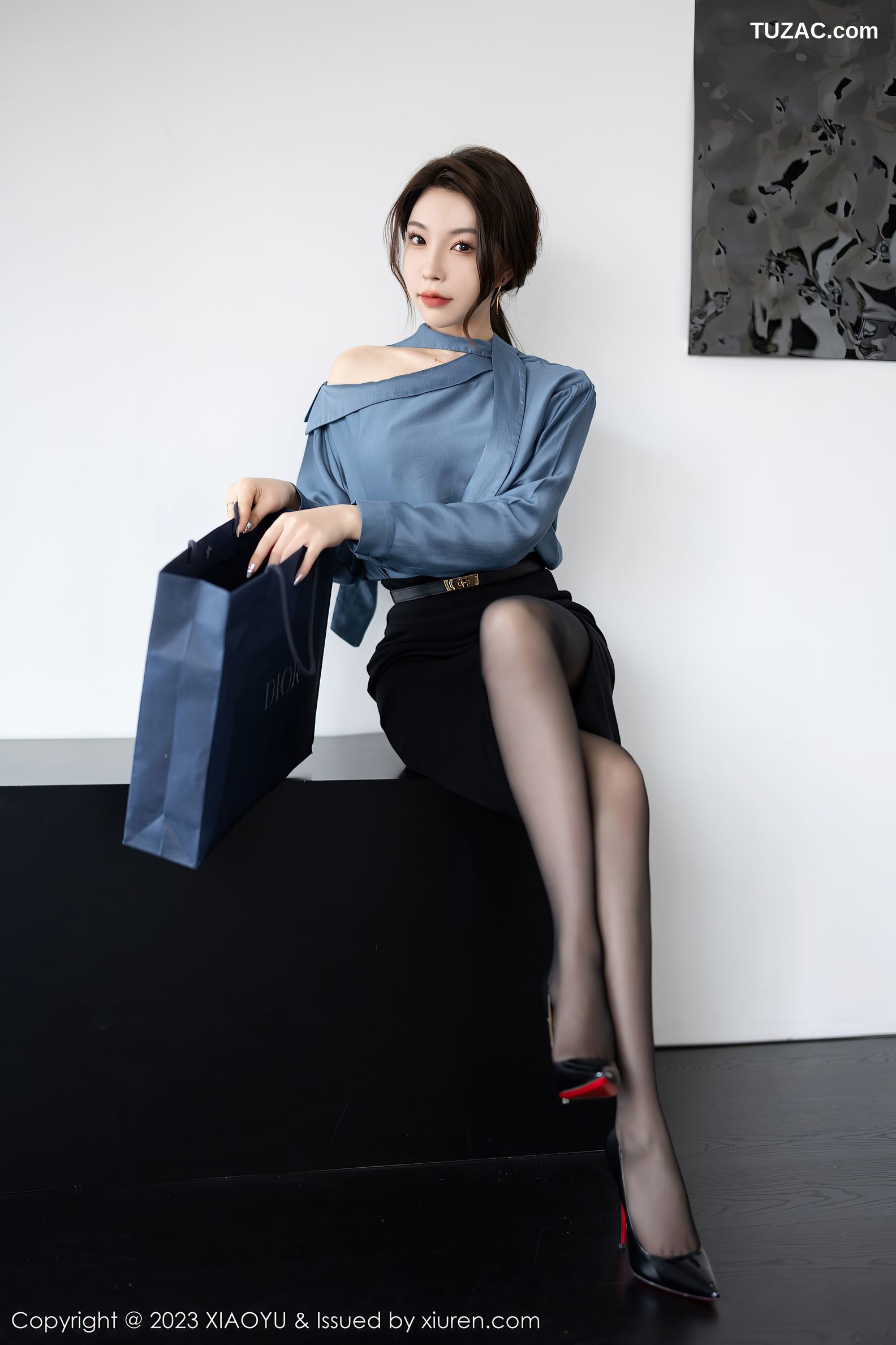 XiaoYu语画界-979-徐莉芝Booty-灰蓝上衣黑裙制服黑蕾丝内衣黑丝-2023.03.06