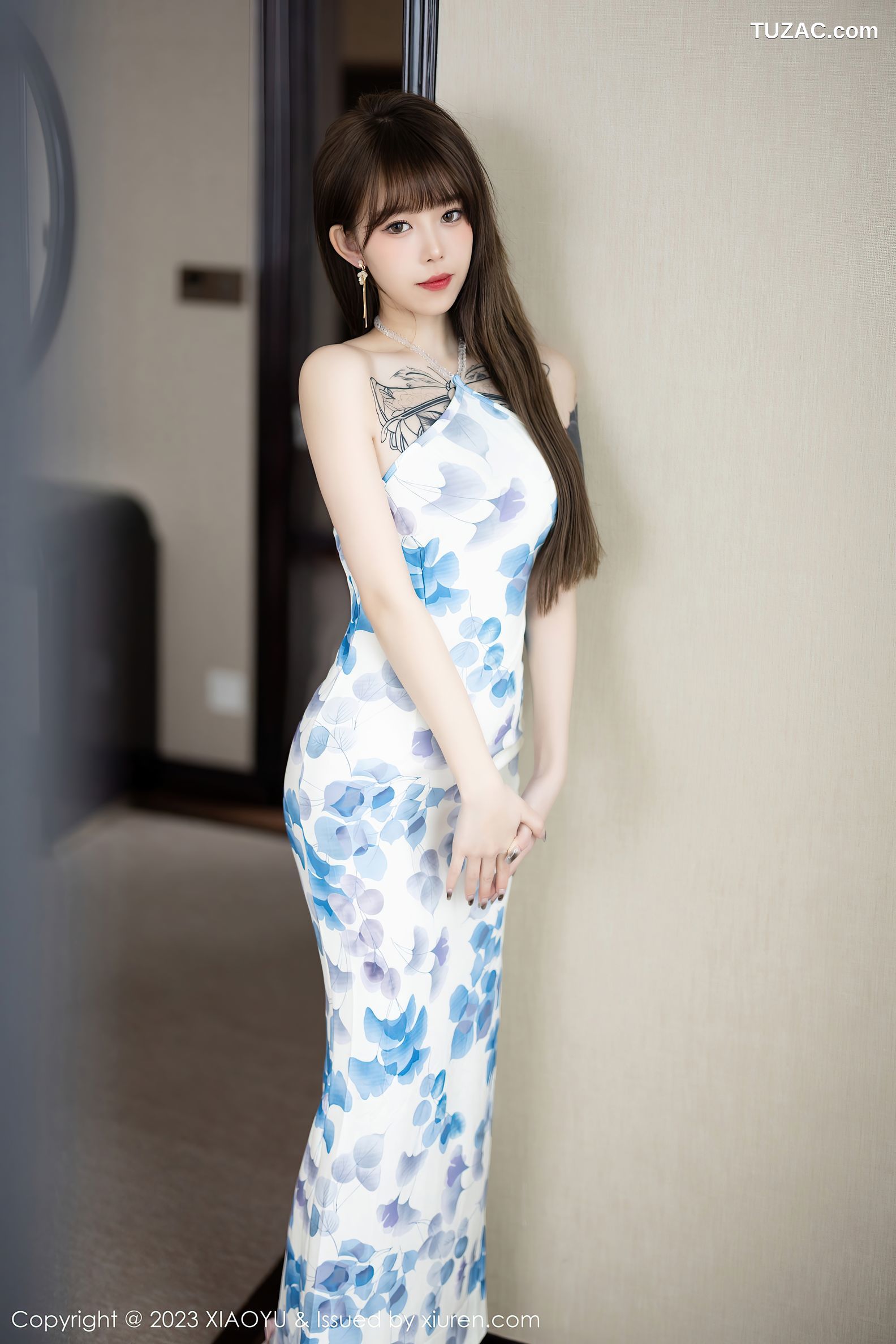 XiaoYu语画界-985-奶瓶-白色图案连衣长裙肉丝浅色内衣-2023.03.14