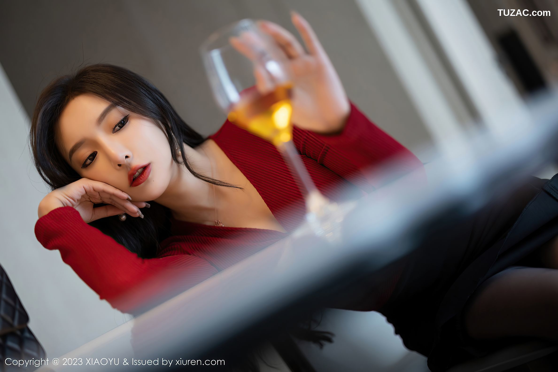 XiaoYu语画界-987-王馨瑶-红色服饰黑短裙浅灰蕾丝内衣-2023.03.16