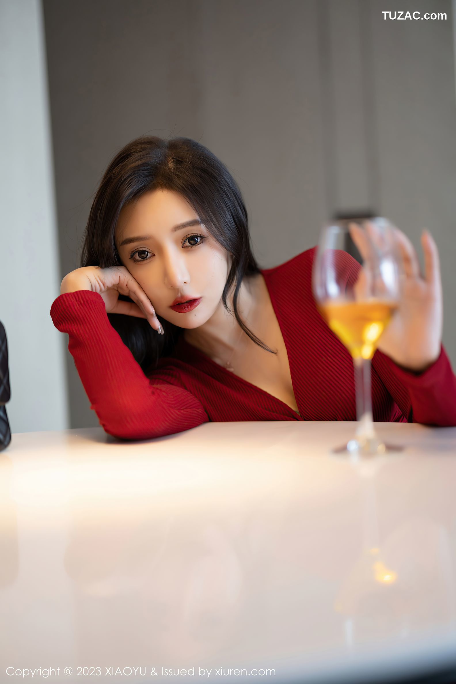 XiaoYu语画界-987-王馨瑶-红色服饰黑短裙浅灰蕾丝内衣-2023.03.16