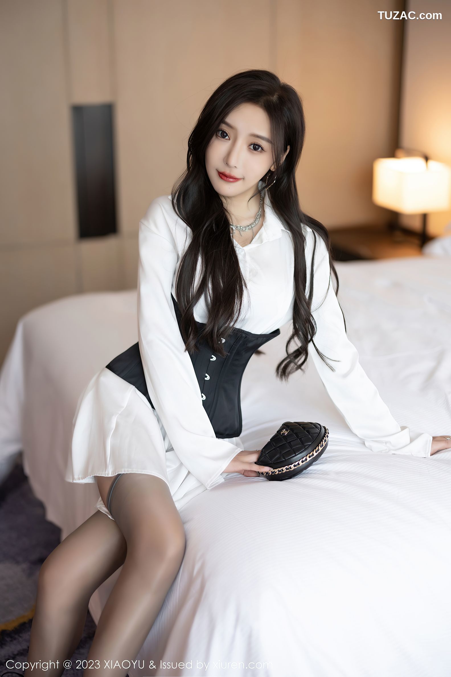 XiaoYu语画界-990-王馨瑶-时尚白色连衣短裙灰色内衣-2023.03.21