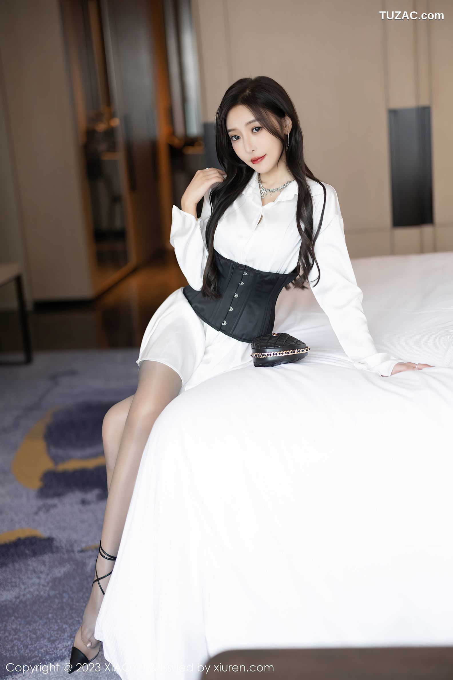 XiaoYu语画界-990-王馨瑶-时尚白色连衣短裙灰色内衣-2023.03.21