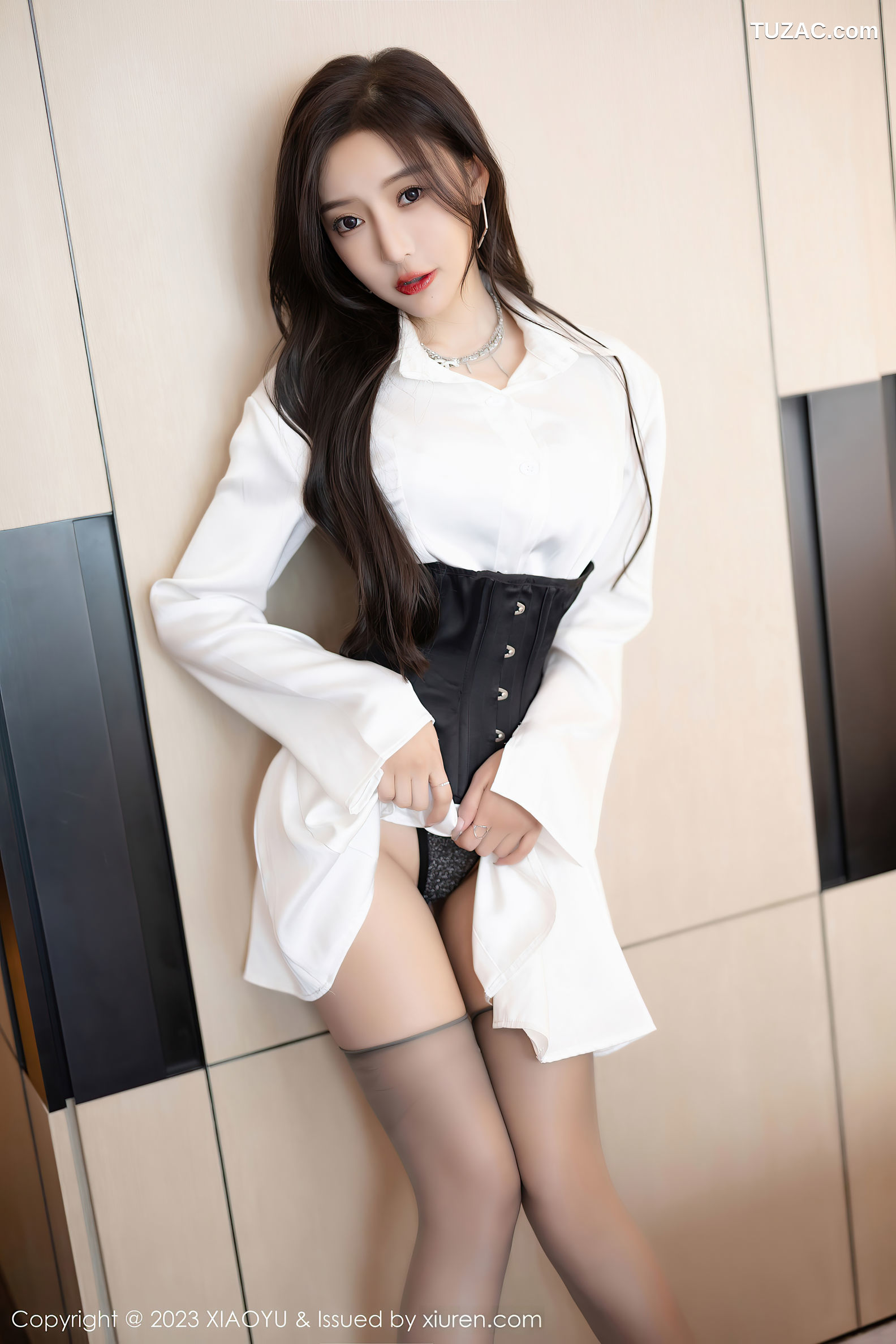 XiaoYu语画界-990-王馨瑶-时尚白色连衣短裙灰色内衣-2023.03.21