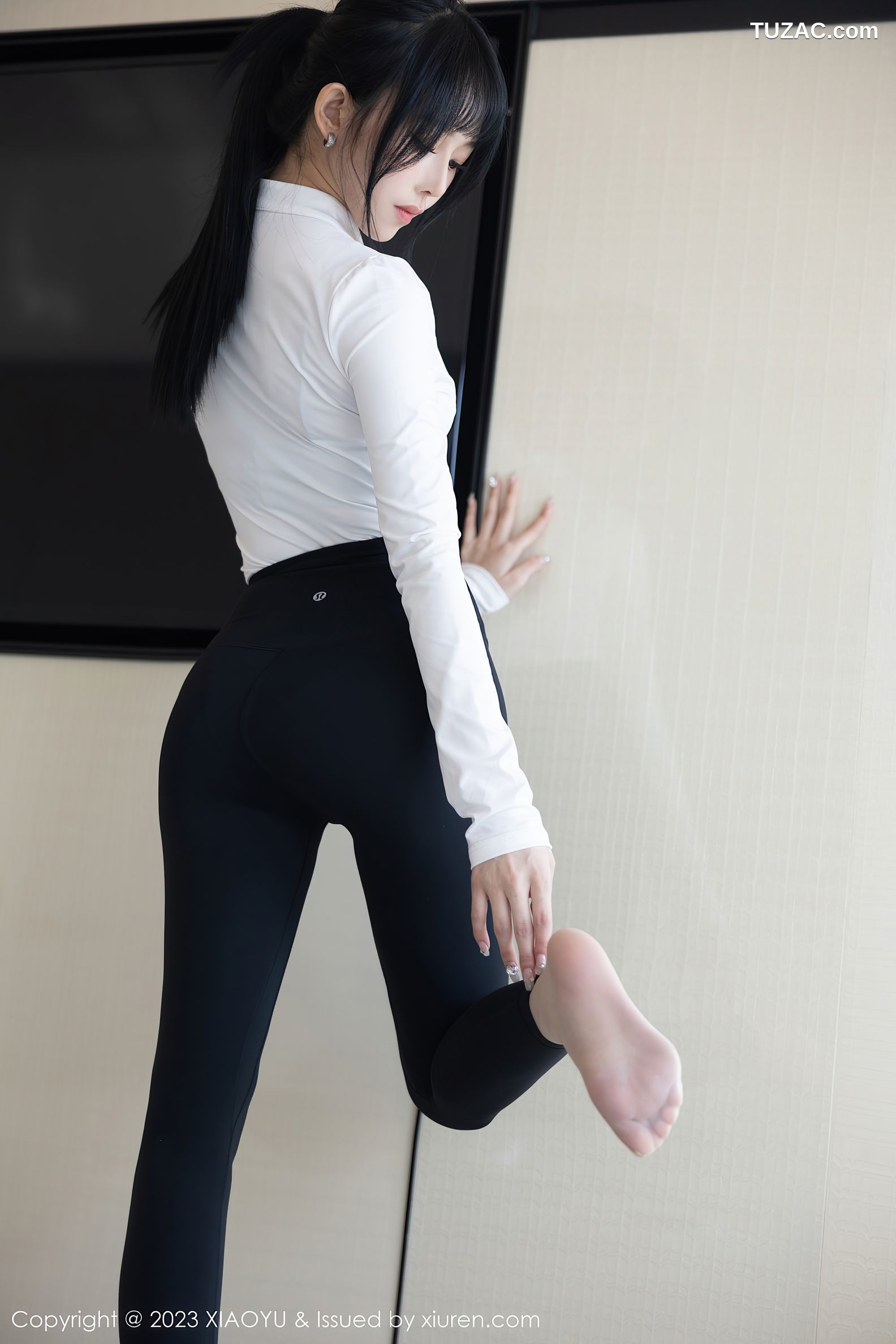 XiaoYu语画界-1006-奶瓶-黑连衣短裙蓝色蕾丝内衣-2023.04.13
