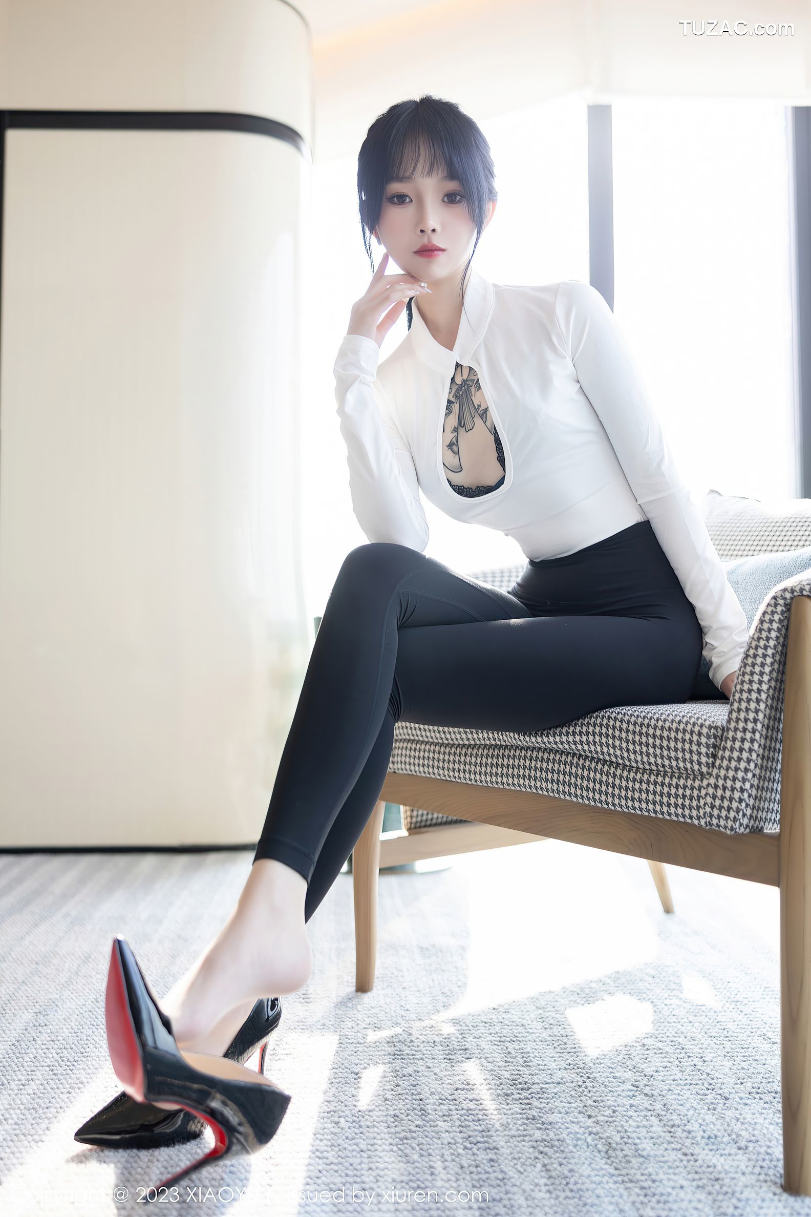 XiaoYu语画界-1006-奶瓶-黑连衣短裙蓝色蕾丝内衣-2023.04.13