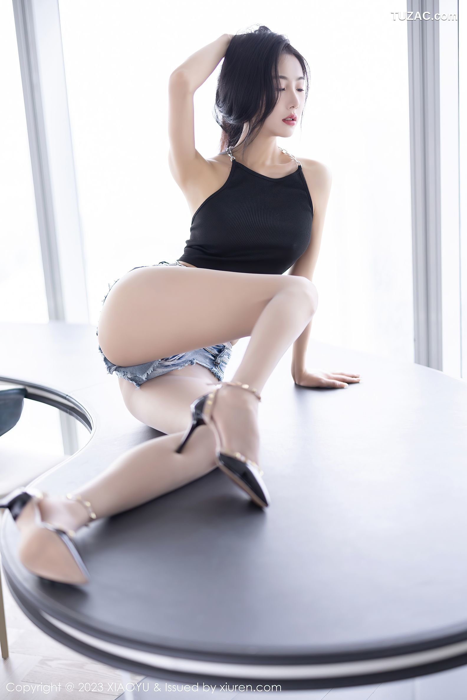XiaoYu语画界-1015-苏苏阿-黑吊带牛奶热裤灰丝-2023.04.25