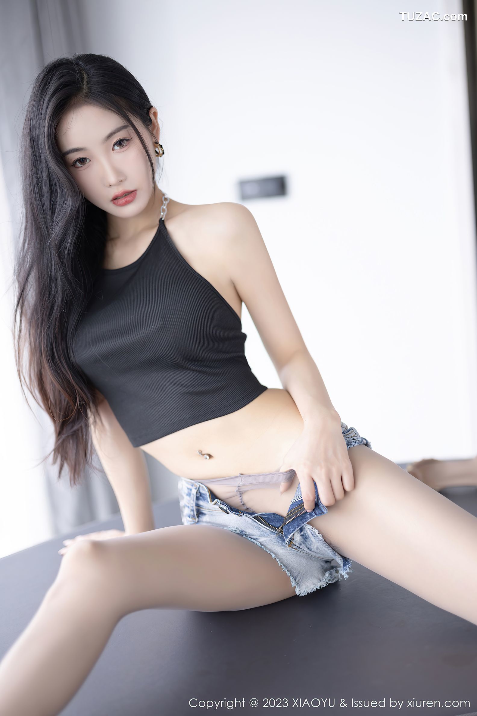 XiaoYu语画界-1015-苏苏阿-黑吊带牛奶热裤灰丝-2023.04.25
