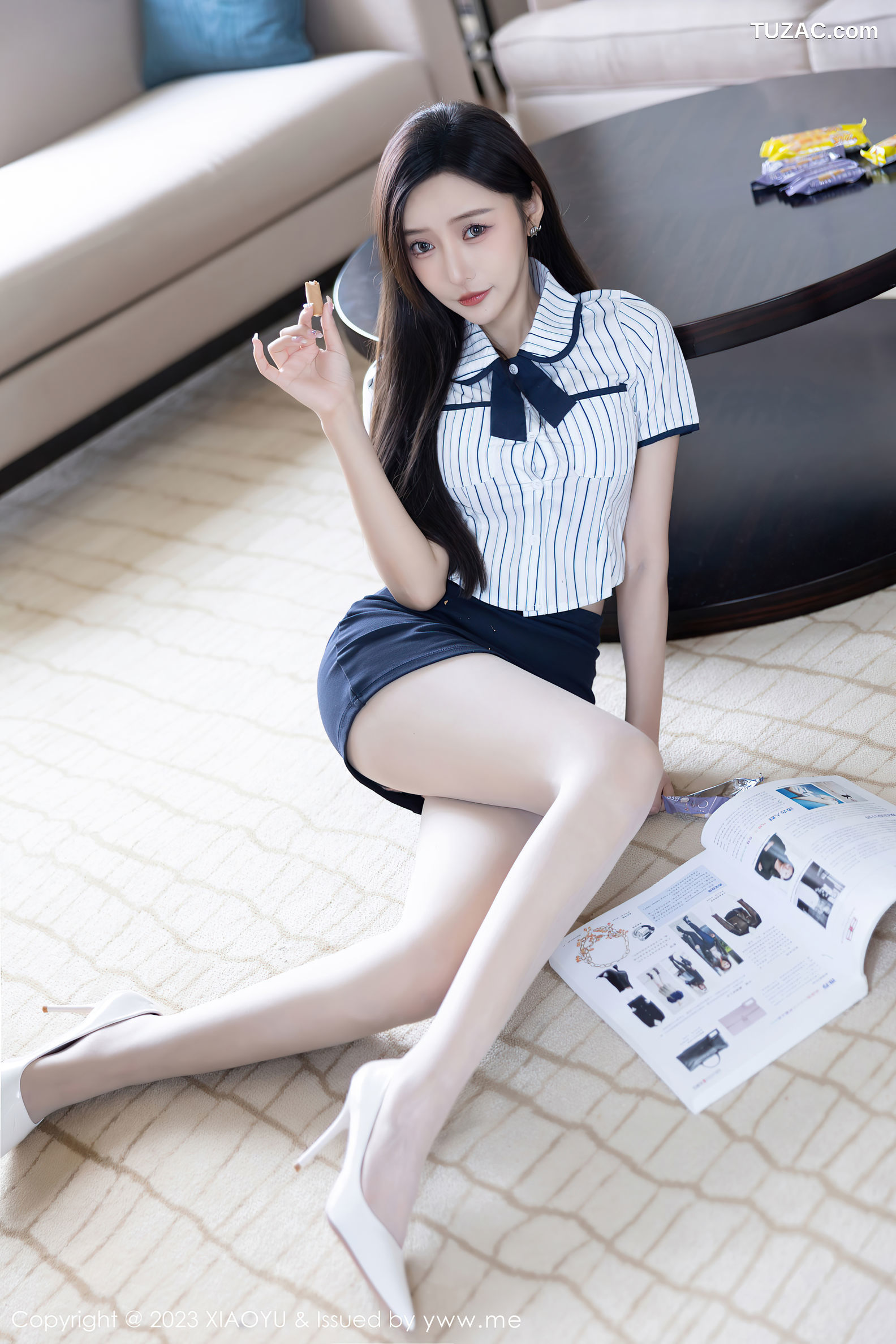 XiaoYu语画界-1025-王馨瑶Yanni-灰蓝条纹白衬衫学生装粉色内衣-2023.05.11