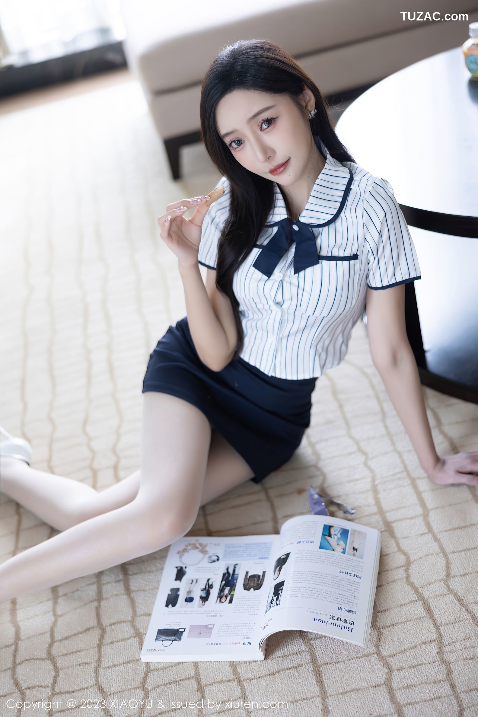 XiaoYu语画界-1025-王馨瑶Yanni-灰蓝条纹白衬衫学生装粉色内衣-2023.05.11