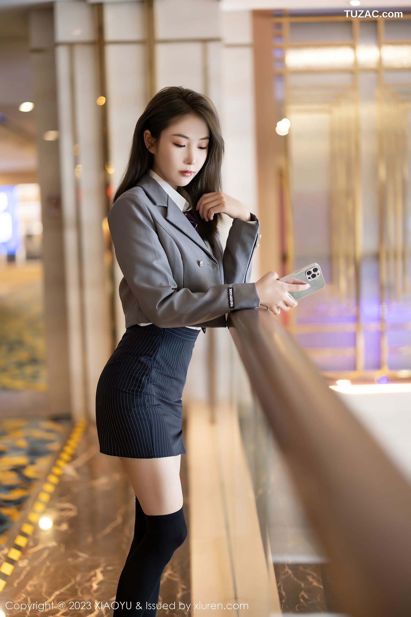 XiaoYu语画界-1027-苏苏阿-白衬衫灰衬衫黑短裙黑色长筒袜-2023.05.15