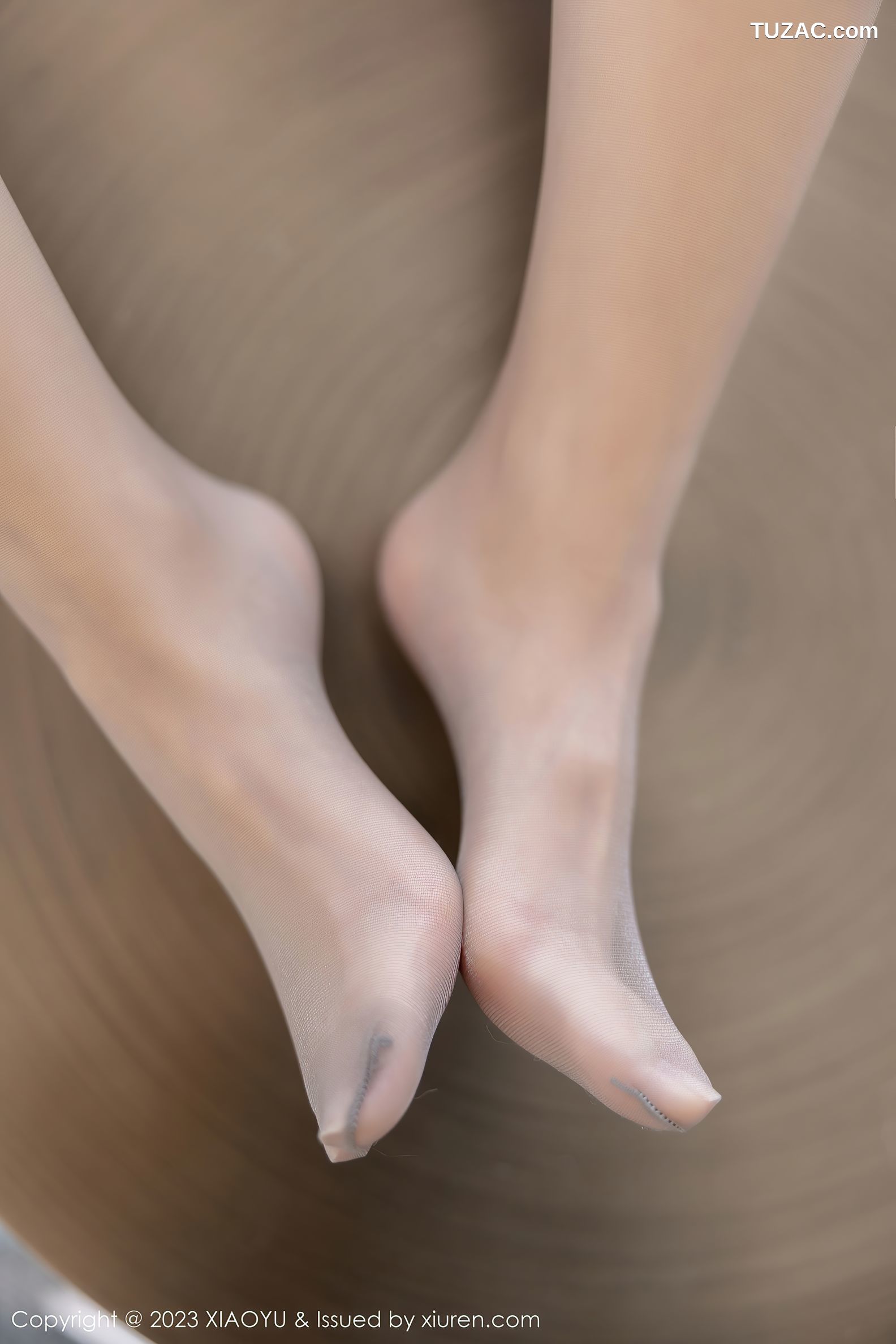XiaoYu语画界-1037-奶瓶-银色露肩连衣短裙灰吊带睡衣-2023.05.29