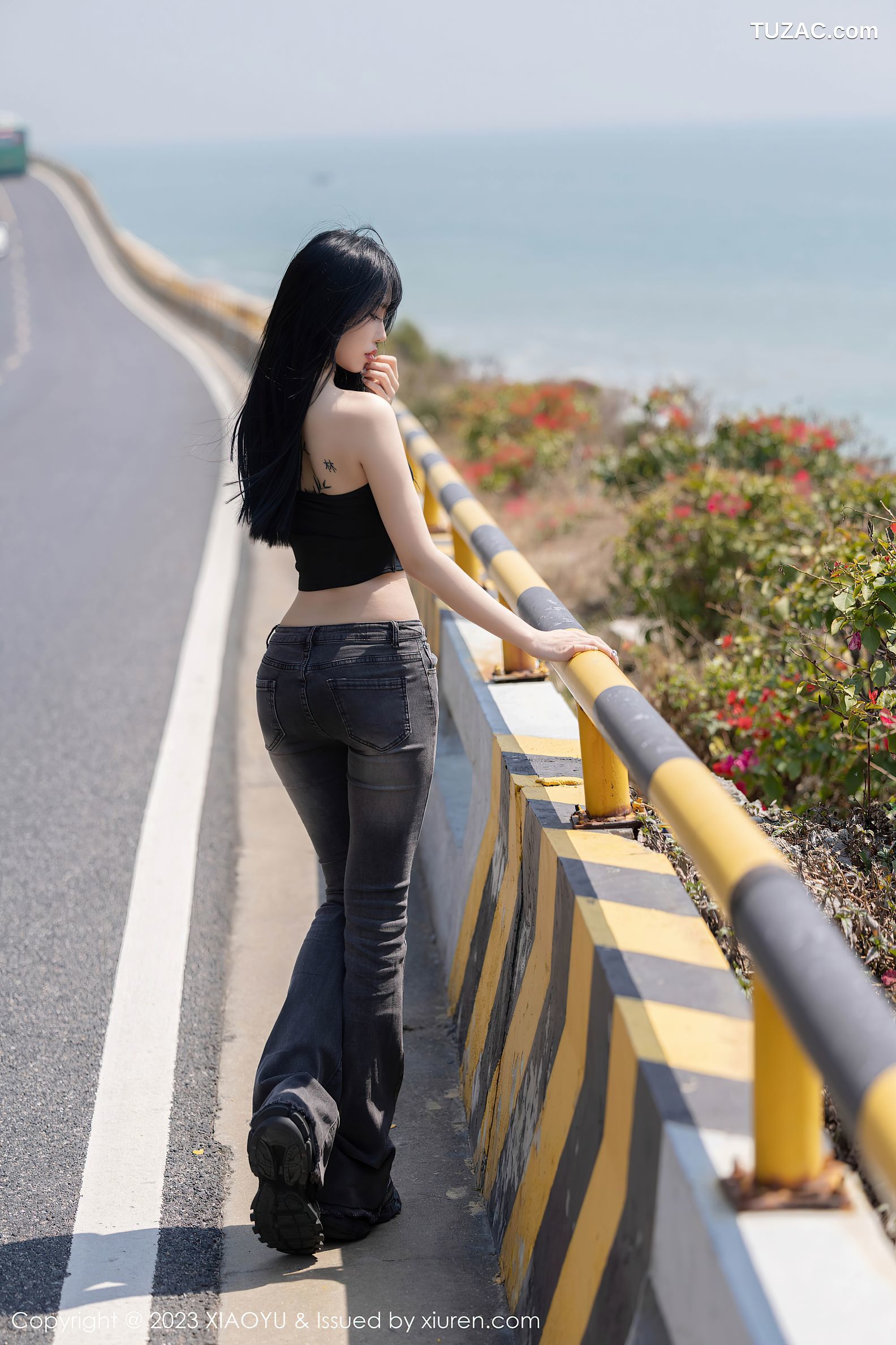 XiaoYu语画界-1047-奶瓶-黑抹胸黑牛仔裤蛋黄色吊带黑透视睡衣-2023.06.12