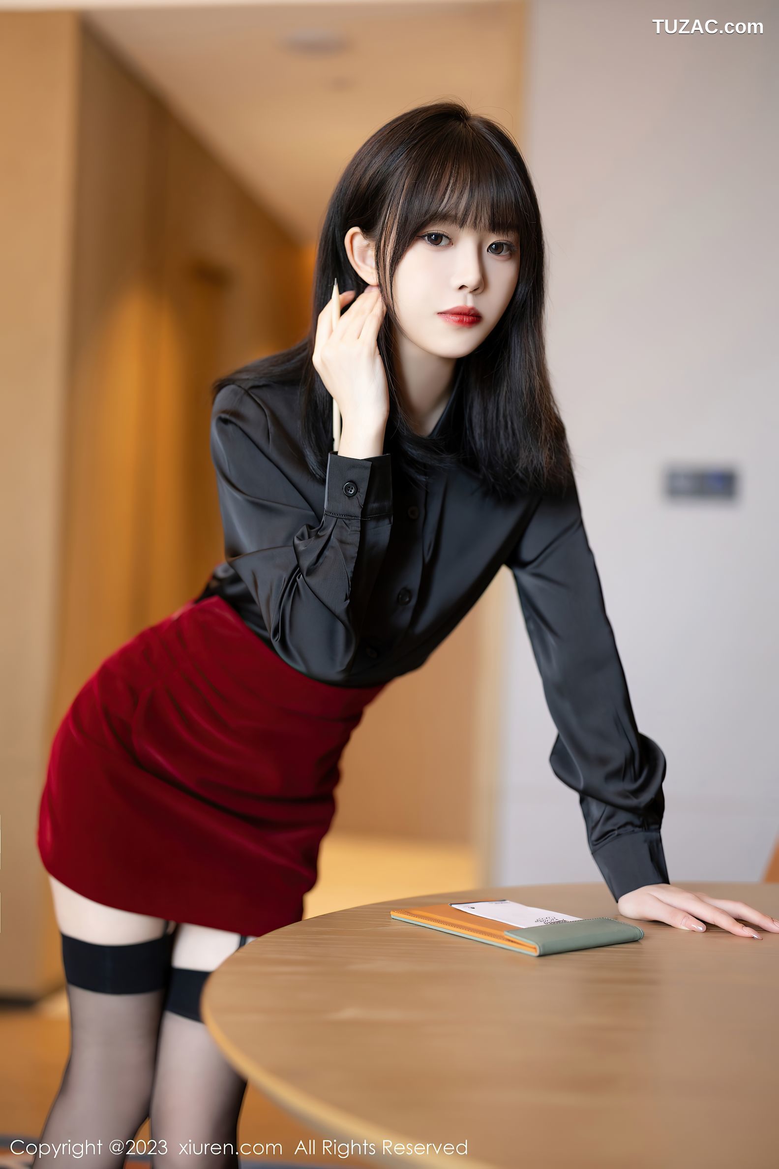 XiaoYu语画界-1063-奶瓶-黑衬衫红短裙黑丝红蕾丝内衣-2023.07.05