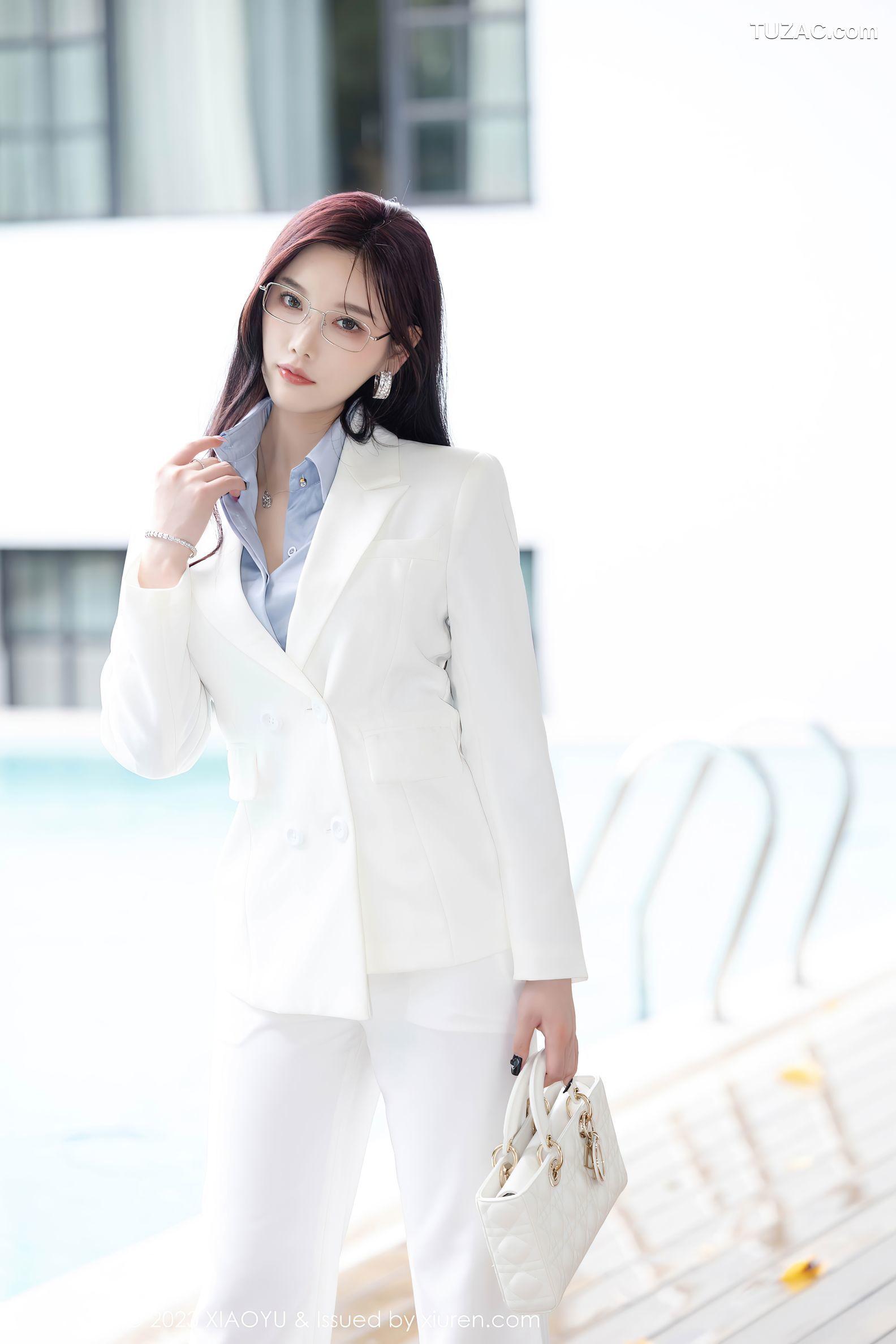 XiaoYu语画界-1065-杨晨晨Yome-白色简约OL套装蓝衬衫深灰内衣-2023.07.07