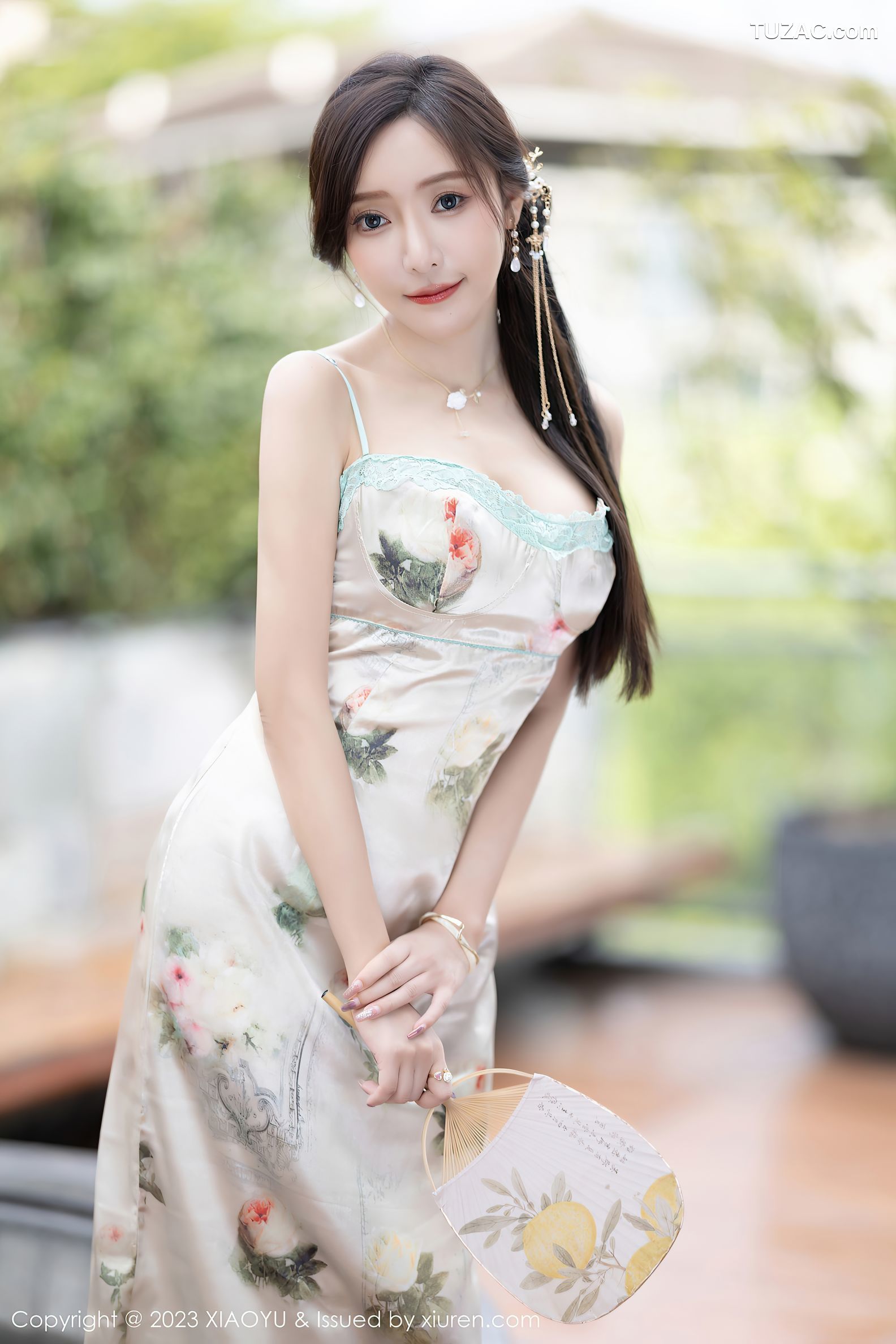 XiaoYu语画界-1097-王馨瑶yanni-古风白色印花吊带长裙-粉色情趣旗袍-2023.08.22