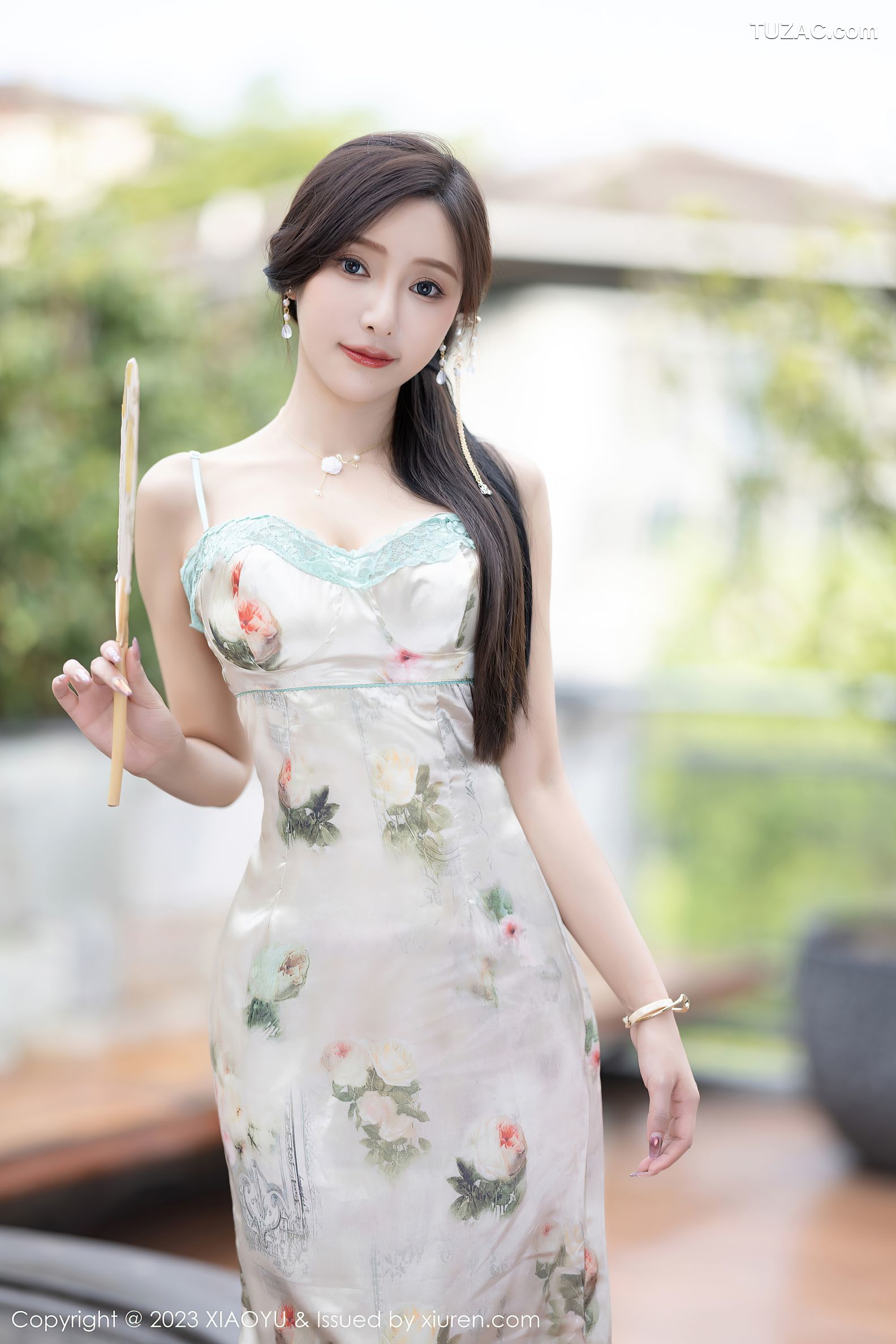 XiaoYu语画界-1097-王馨瑶yanni-古风白色印花吊带长裙-粉色情趣旗袍-2023.08.22