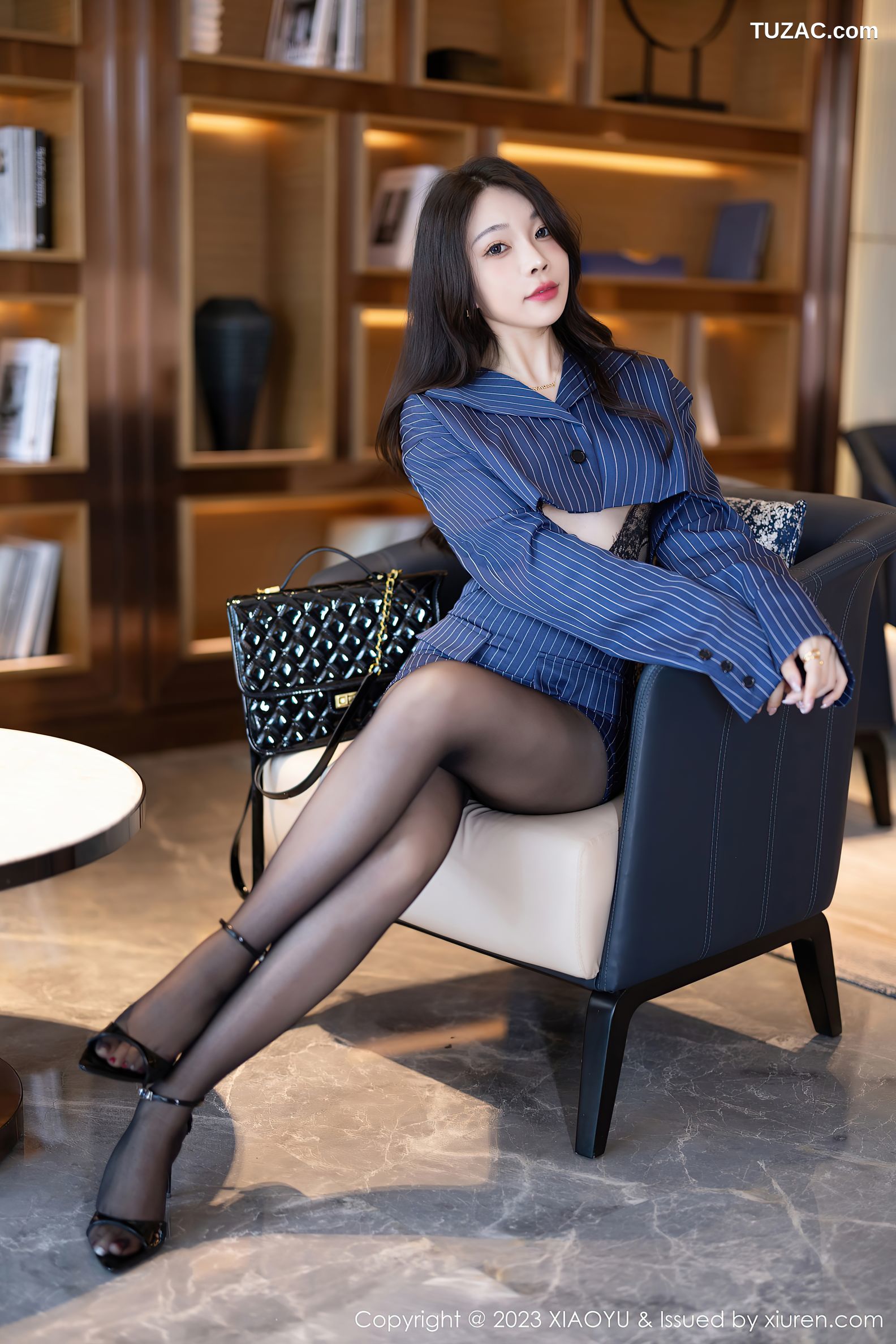 XiaoYu语画界-1114-徐莉芝Booty-蓝色条纹套装黑色蕾丝轻透情趣内衣黑丝-2023.09.19