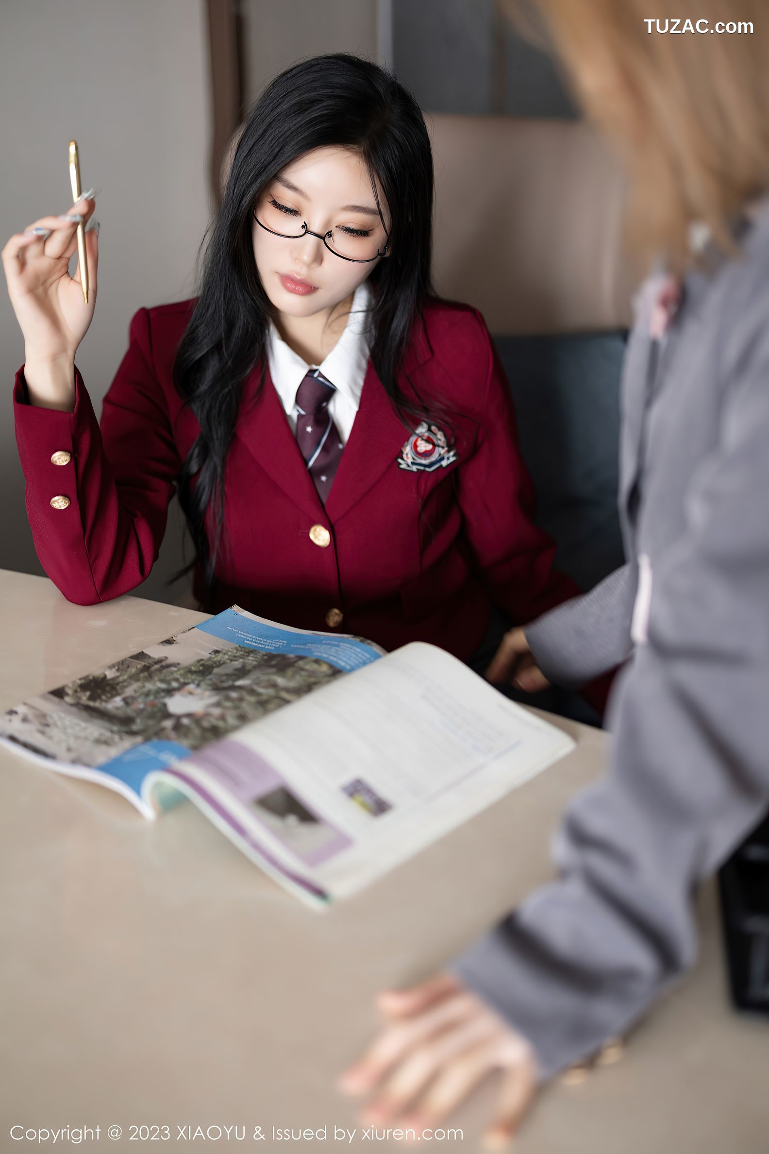 XiaoYu语画界-1121-杨晨晨Yome-红衣灰短裙白衬衫黑色蕾丝内衣灰丝-2023.09.28