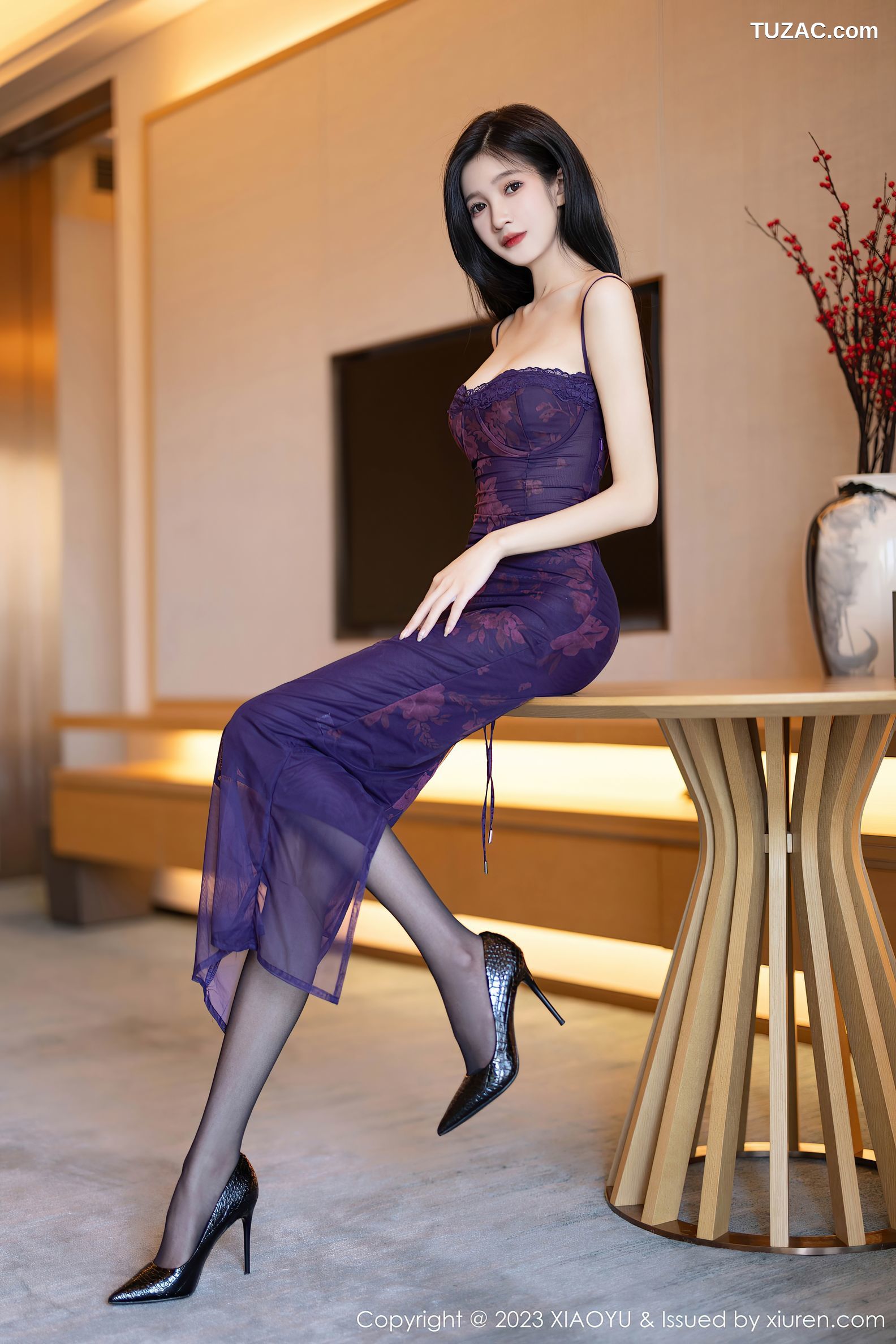 XiaoYu语画界-1128-程程程-紫色吊带长裙黑色内衣-2023.10.17