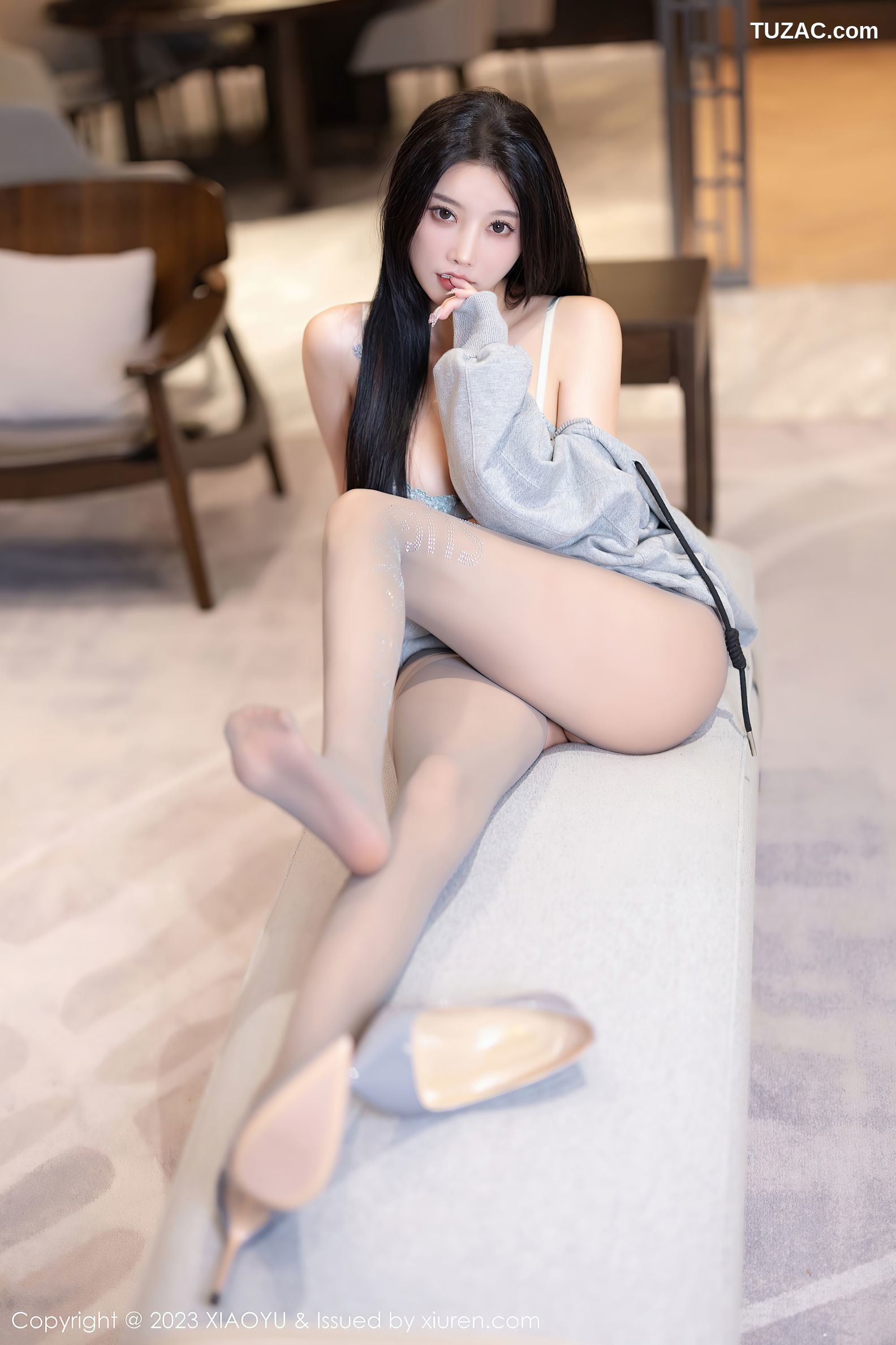 XiaoYu语画界-1156-杨晨晨Yome-灰色卫衣灰丝-2023.12.01