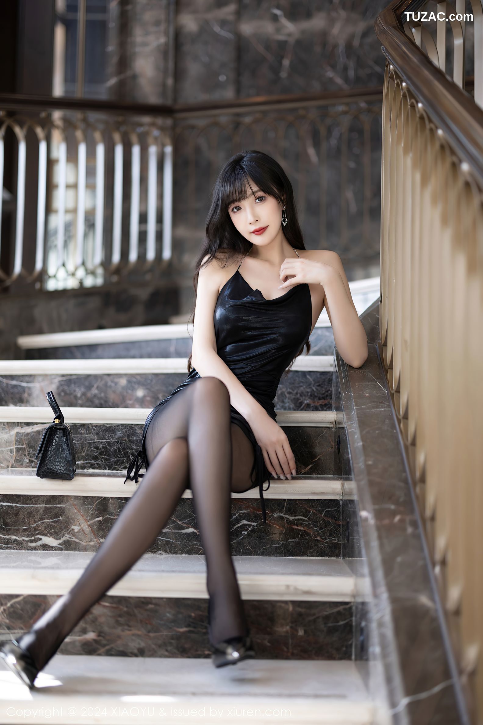 XiaoYu语画界-1185-林星阑-海南旅拍-黑吊带短裙黑丝灰纱轻透情趣内衣-2024.01.16