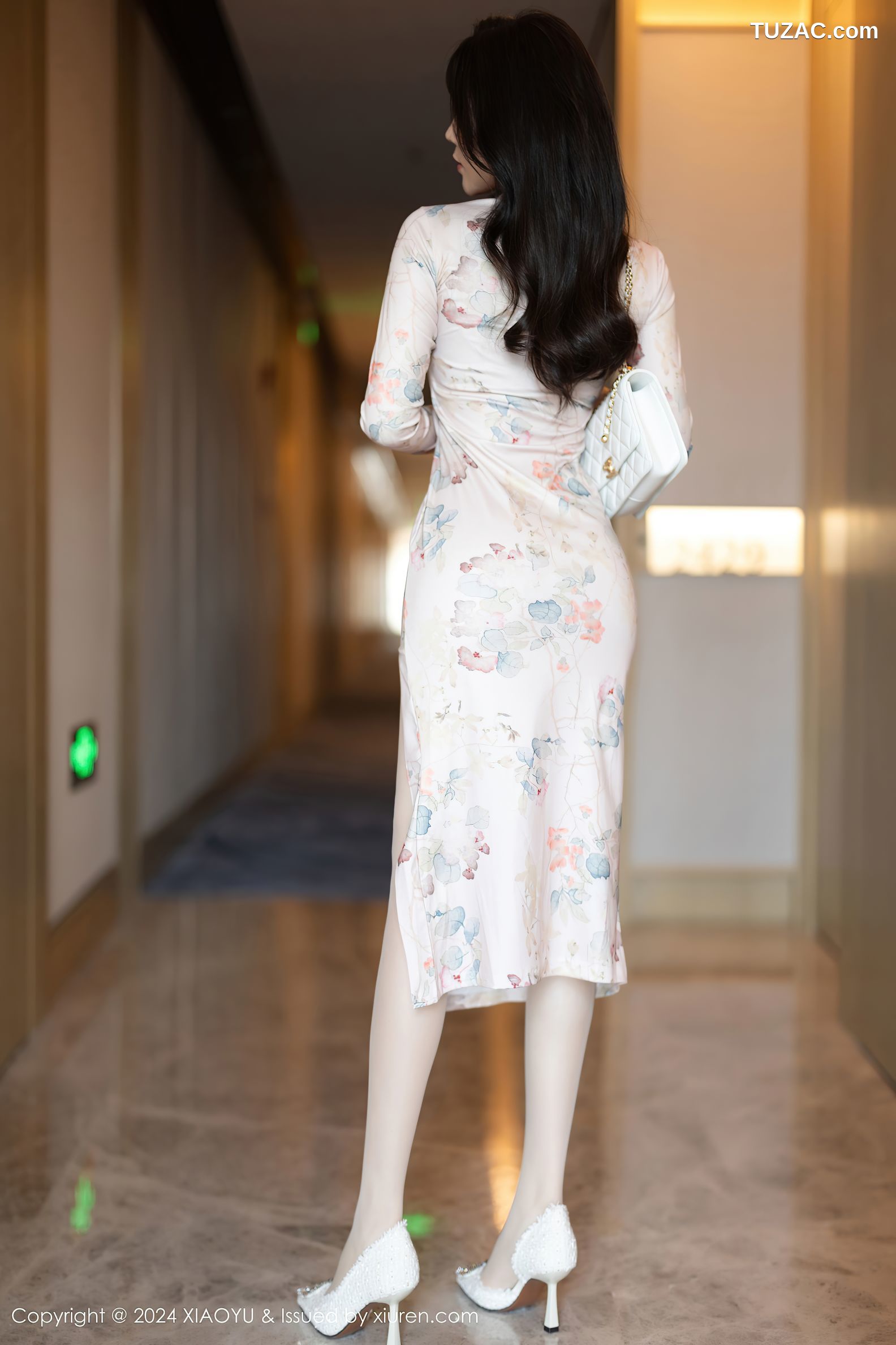 XiaoYu语画界-1199-徐莉芝Booty-白色印花旗袍灰色针织内衣灰丝-2024.02.05