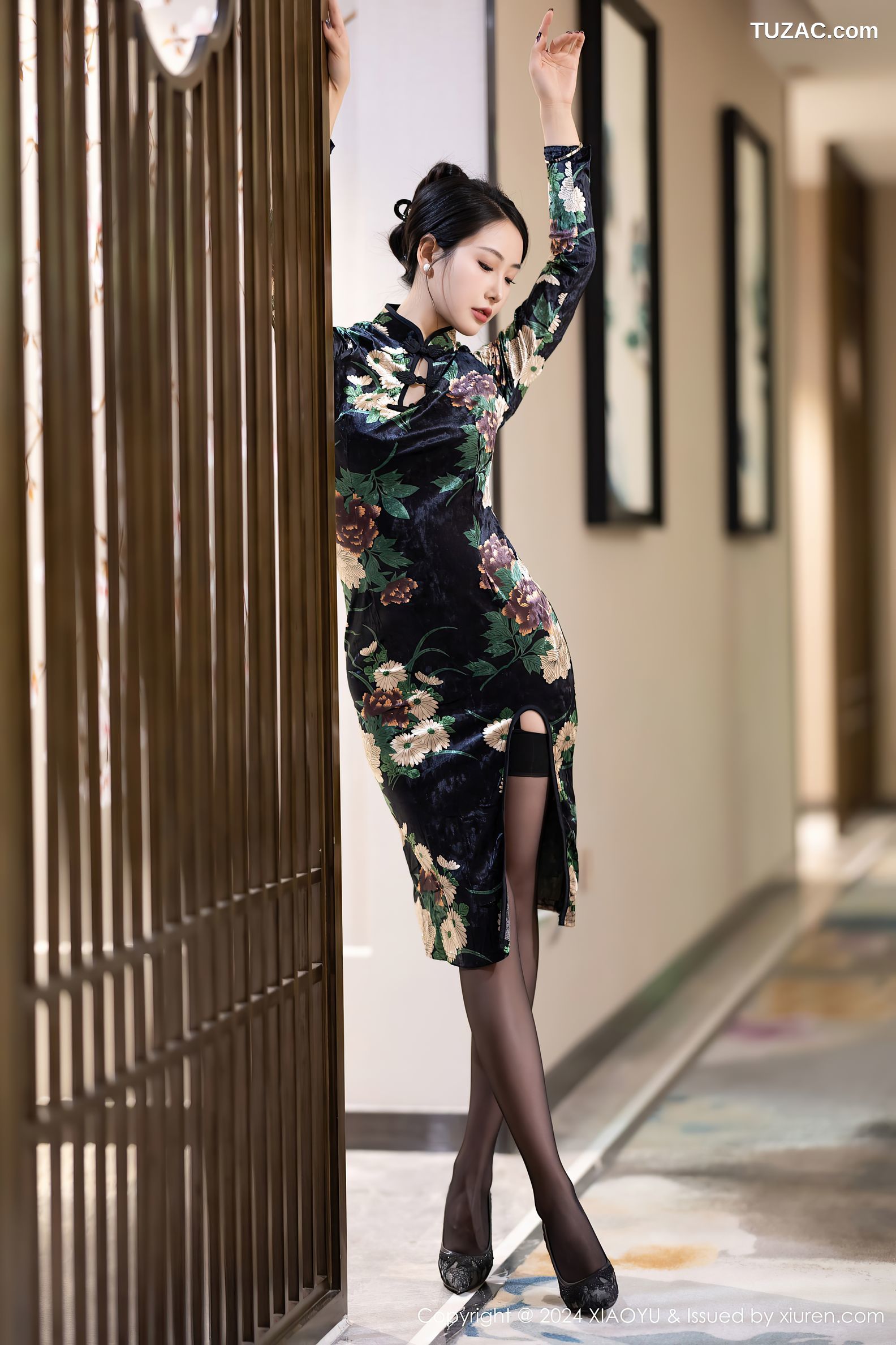 XiaoYu语画界-1218-苏苏阿-深色印花旗袍黑蕾丝内衣黑丝-2024.03.12