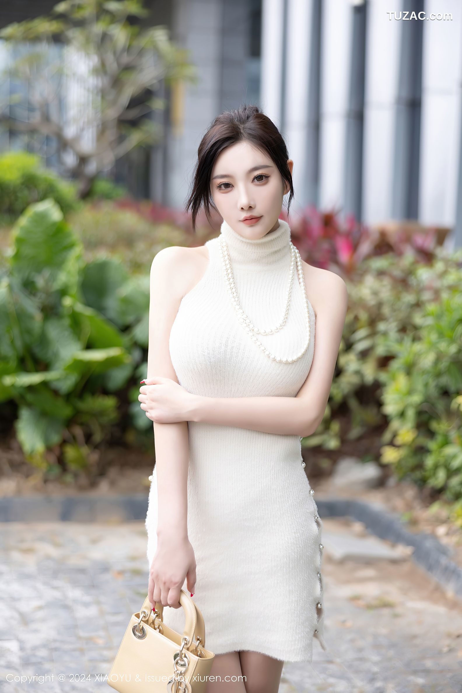 XiaoYu语画界-1220-杨晨晨Yome-浅色露肩连衣短裙-2024.03.15