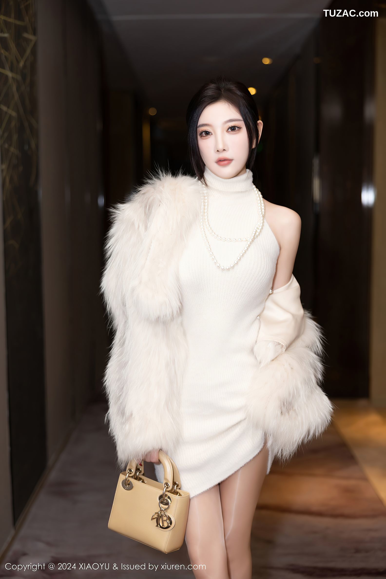 XiaoYu语画界-1220-杨晨晨Yome-浅色露肩连衣短裙-2024.03.15
