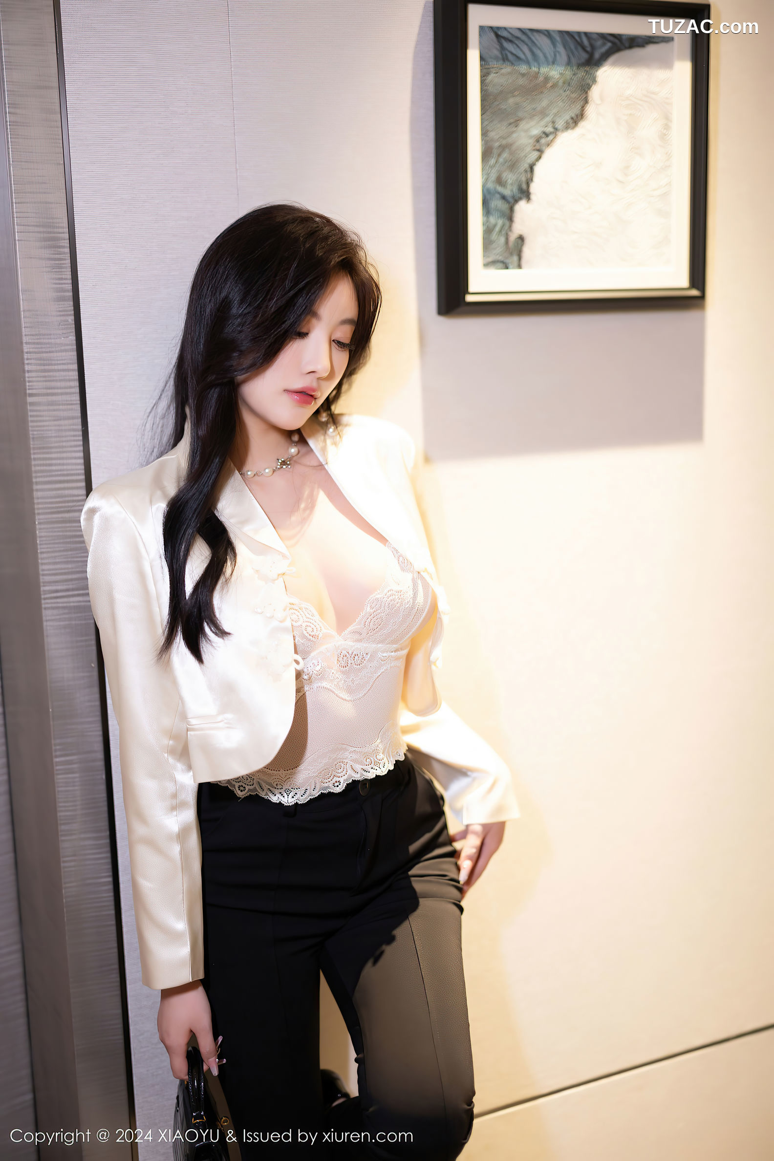 XiaoYu语画界-1233-杨晨晨Yome-哈尔滨旅拍-OL白衫黑裤黑蕾丝内衣黑丝-2024.04.12