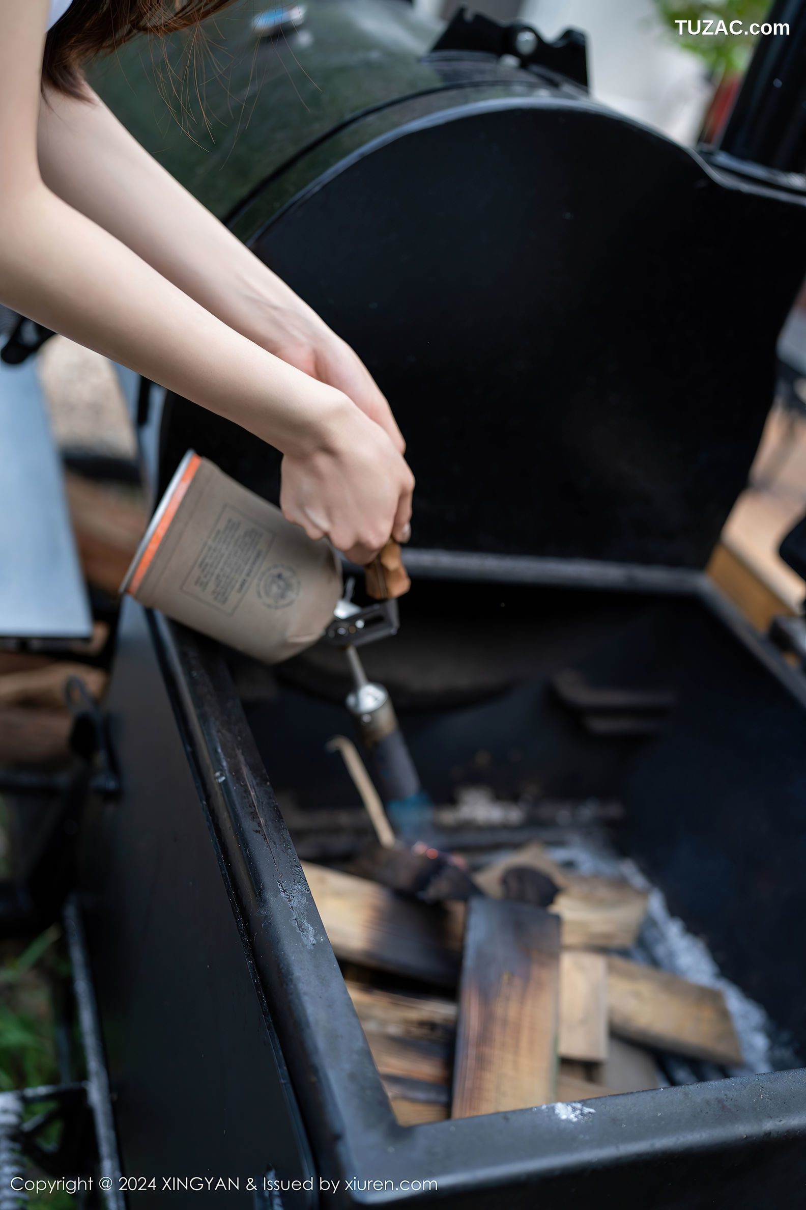 XingYan星颜社-257-清妙-户外野营白衬衫蓝短裙无内爆乳-2024.07.18