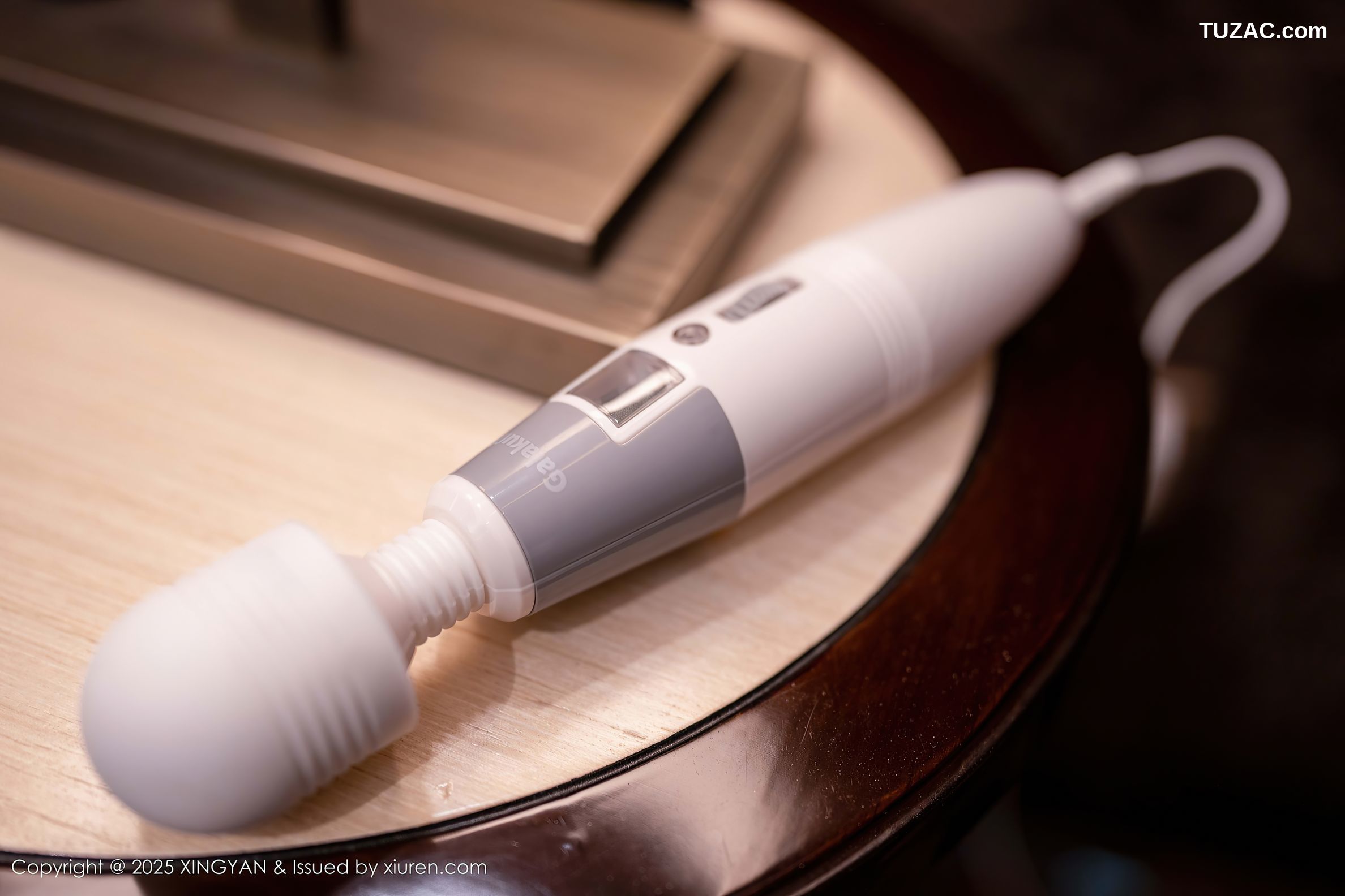 XingYan星颜社-319-潘思沁-温心怡-双人模特蓝制服空姐黑蕾丝情趣内衣黑丝爆乳-2025.03.07