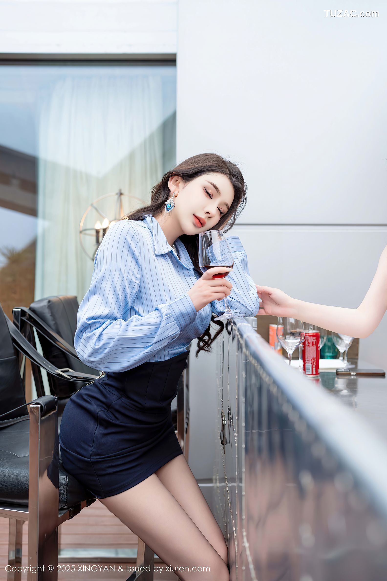 XingYan星颜社-323-李丽莎-袁圆-蓝衬衫黑短裙-银色吊带短裙-黑色情趣内衣黑丝-2025.03.14