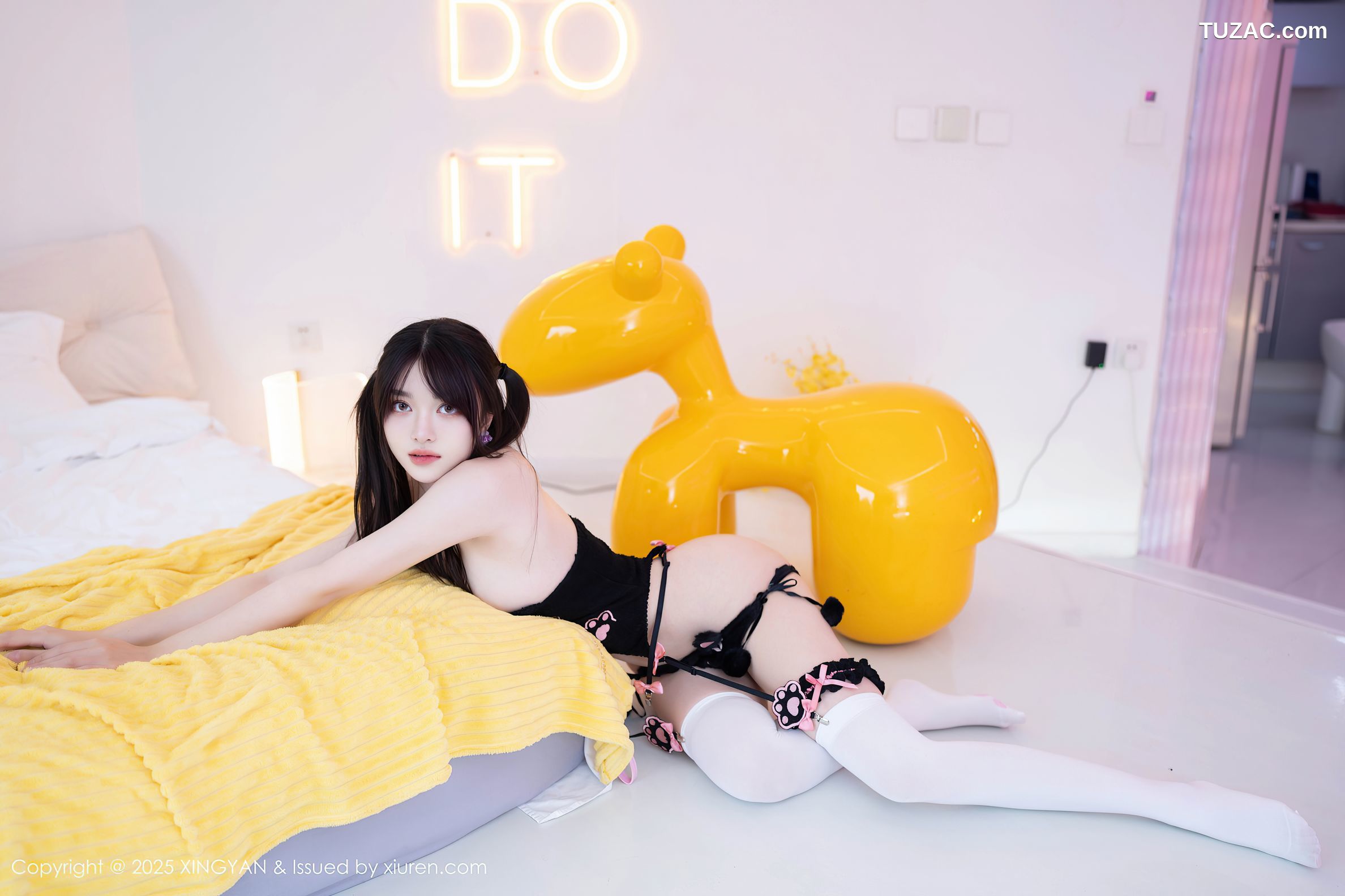 XingYan星颜社-349-白露lulu-黑色情趣内衣白丝爆乳-2025.05.22