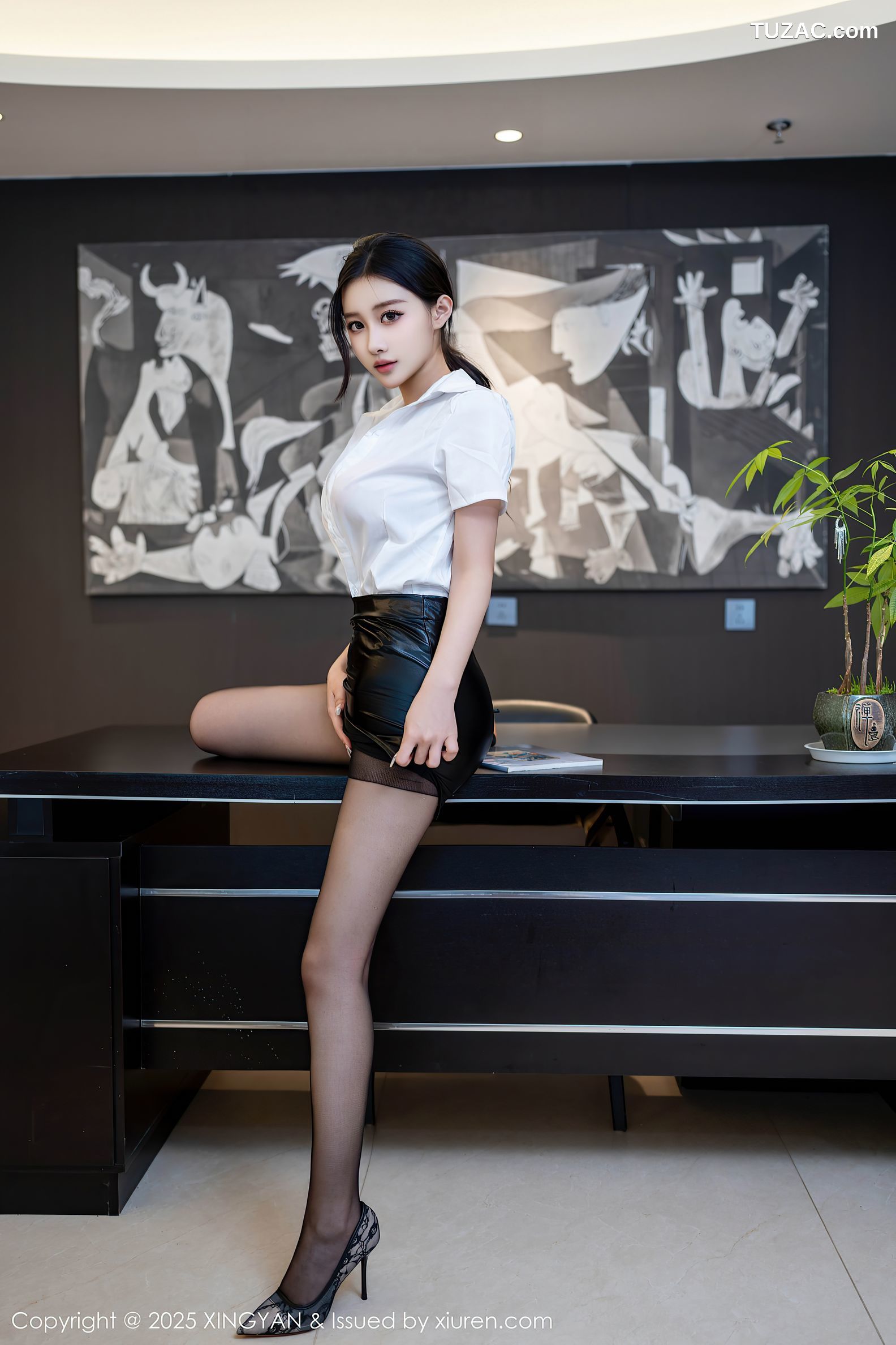 XingYan星颜社-367-木森vita-OL白衬衫黑皮短裙黑丝爆乳-2025.07.10