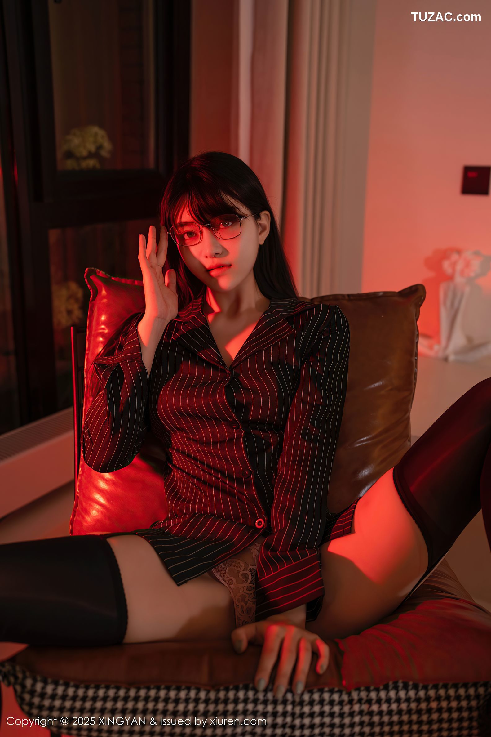 XingYan星颜社-376-白露lulu-黑色衬衫魅惑黑丝-2025.07.30