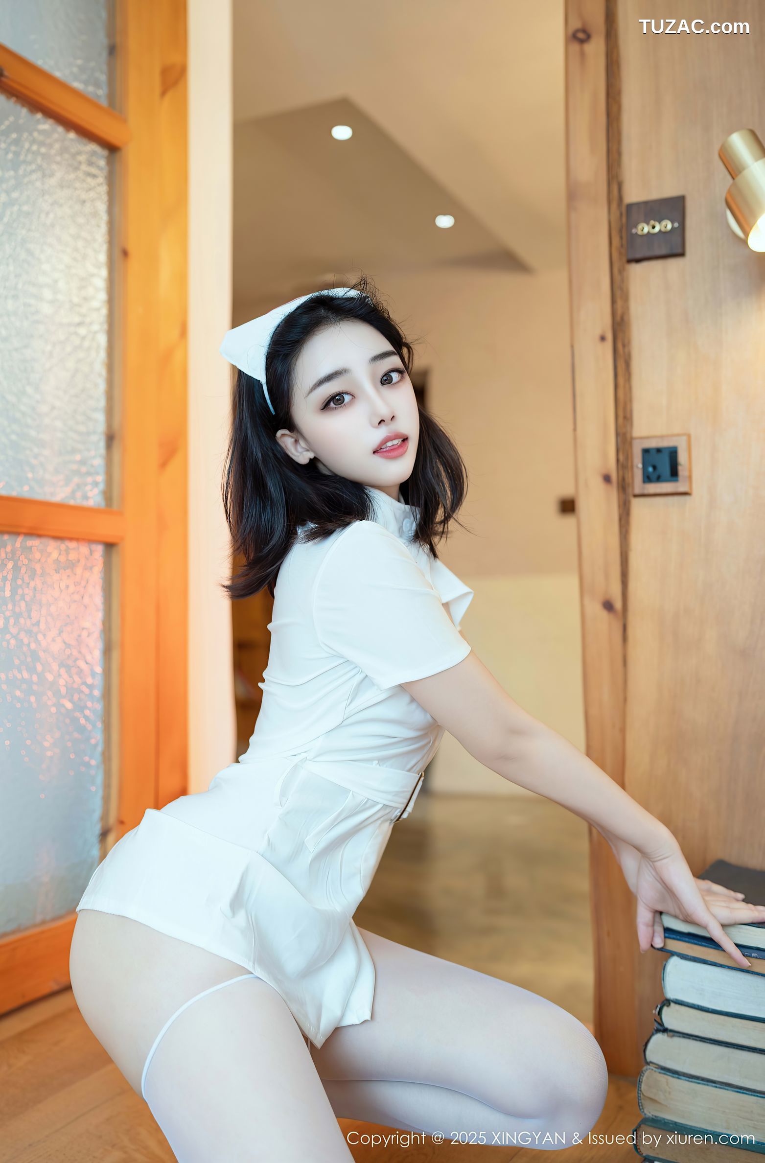 XingYan星颜社-381-阮福福-性感白色护士制服白色丝袜-2025.08.12