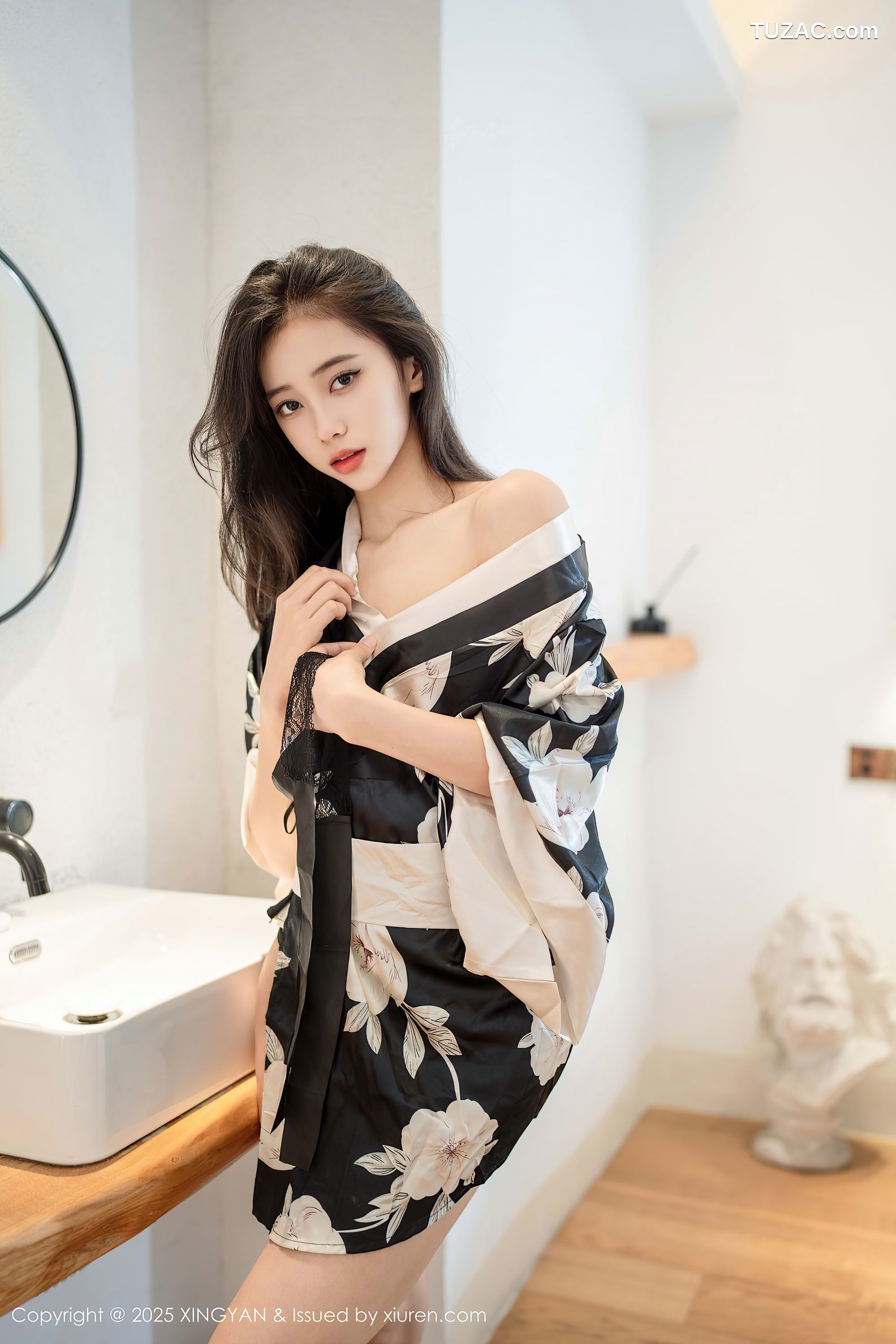 XingYan星颜社-383-时安安-黑白色睡袍爆乳-2025.08.14